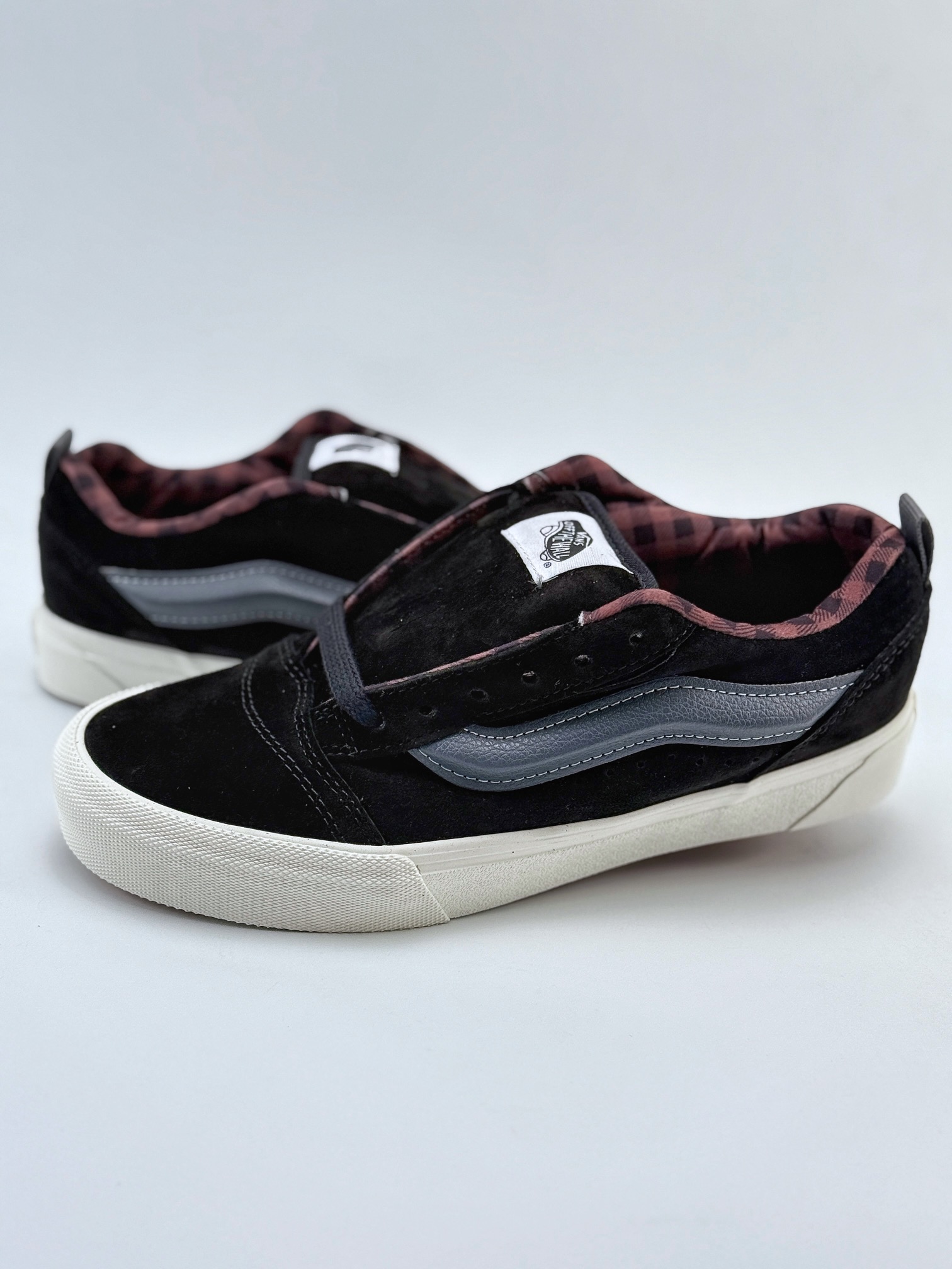 Vans Knu Skool 舒适百搭 防滑耐磨 低帮 板鞋 男女款 黑色 内里棕格 VN000CS0239