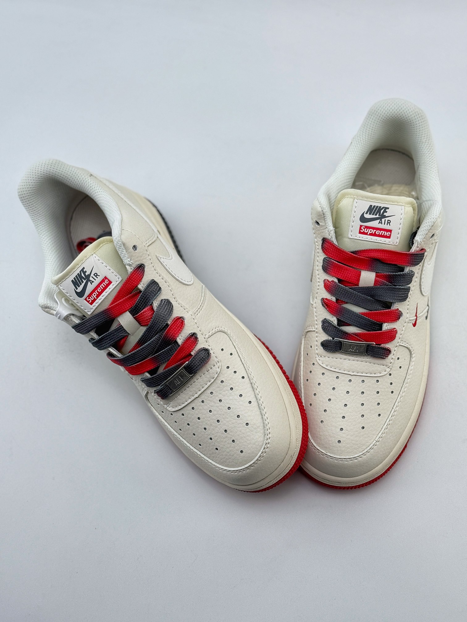 Nike Air Force 1 Low 07 x Supreme 米白双小钩 XZ6188-228