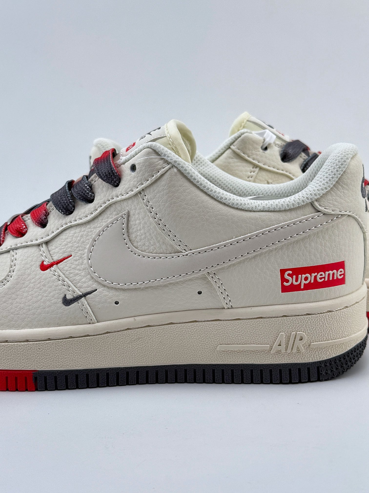 Nike Air Force 1 Low 07 x Supreme 米白双小钩 XZ6188-228