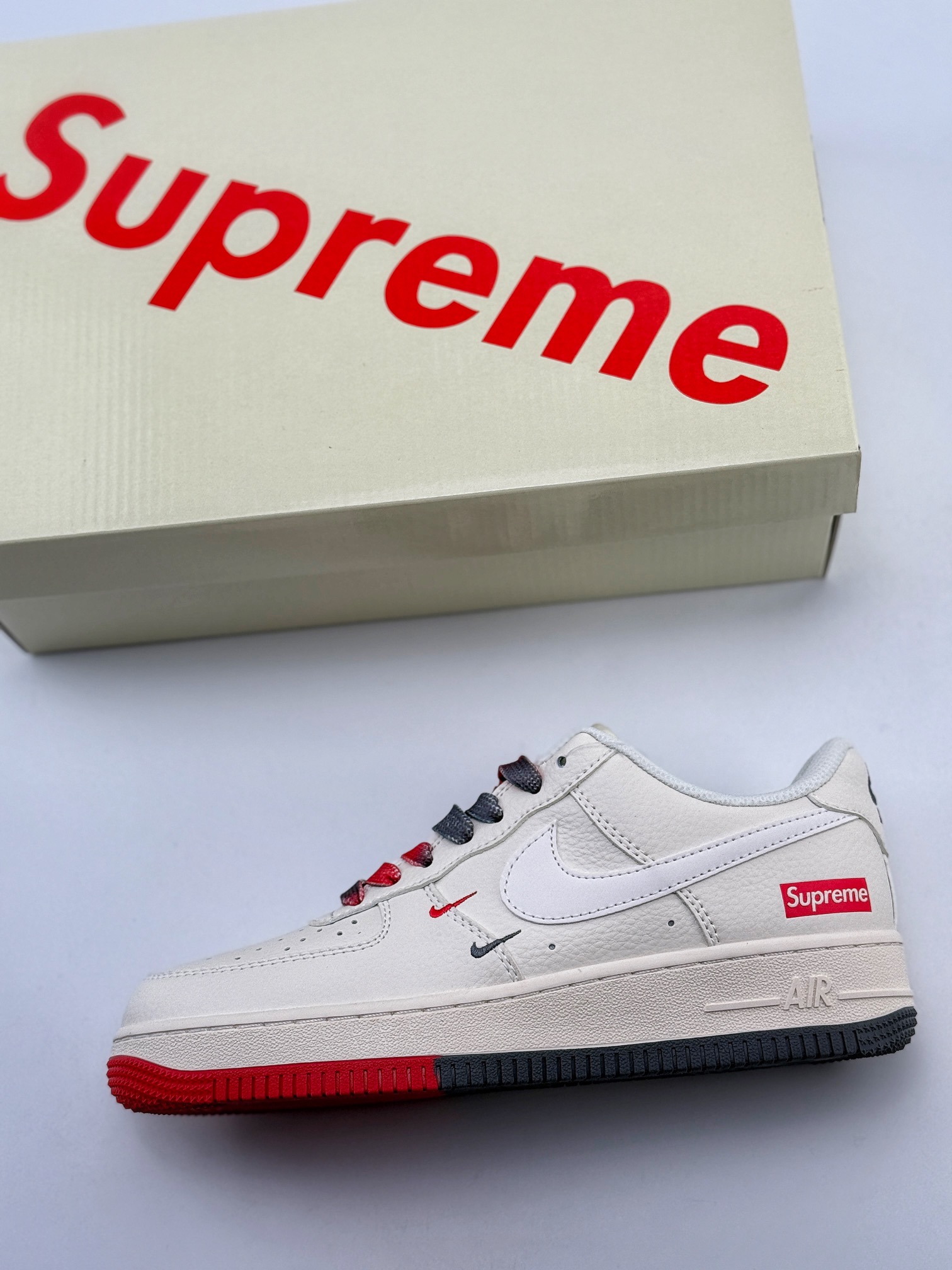 Nike Air Force 1 Low 07 x Supreme 米白双小钩 XZ6188-228