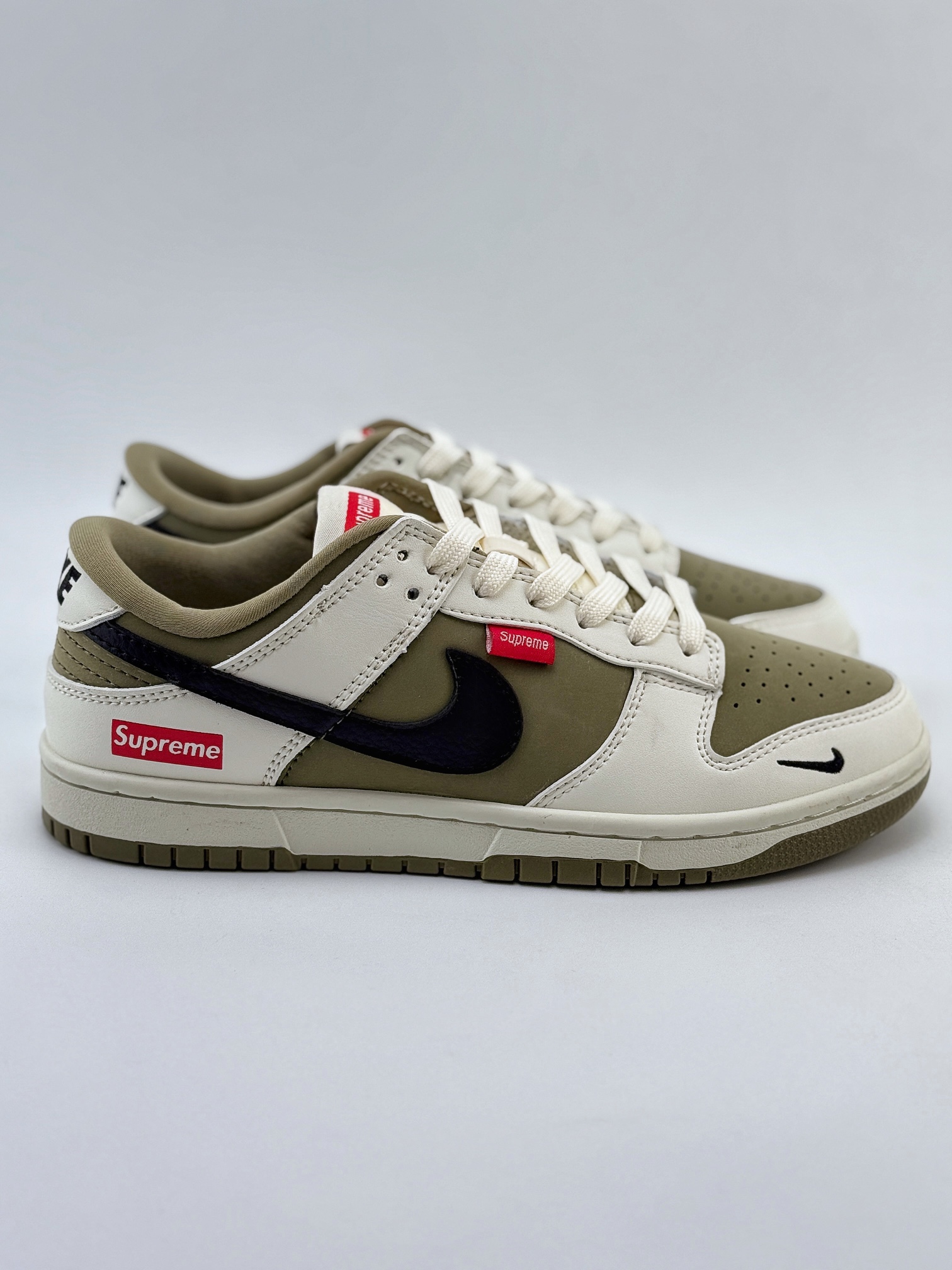 Nike SB Dunk Low x Supreme 米绿黑小钩 CH8311-231