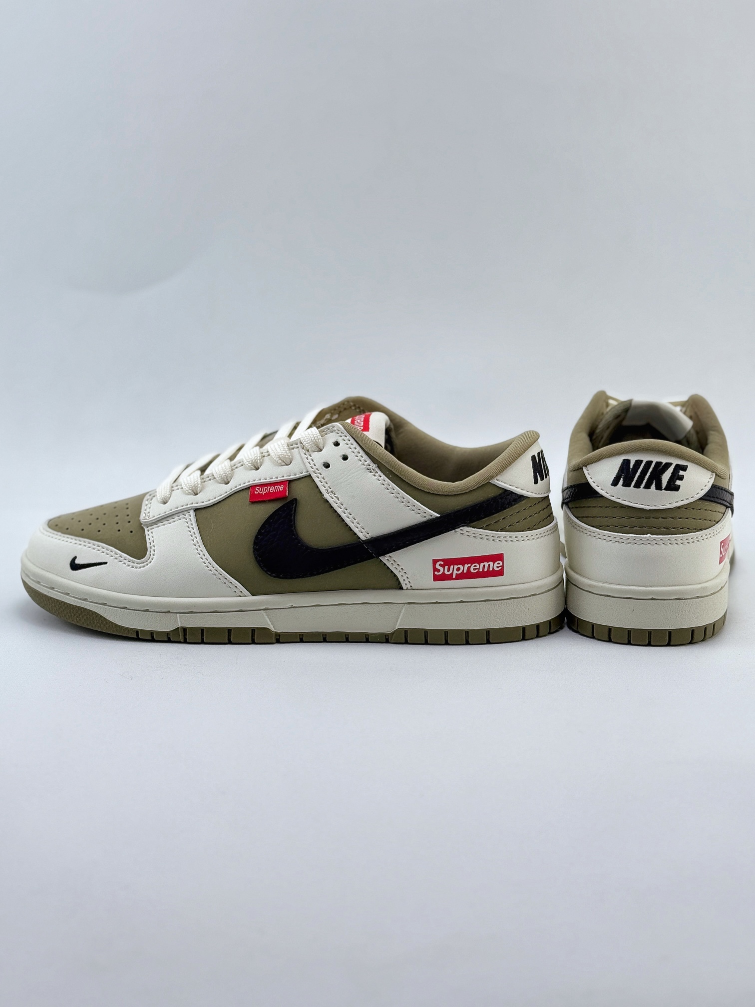 Nike SB Dunk Low x Supreme 米绿黑小钩 CH8311-231