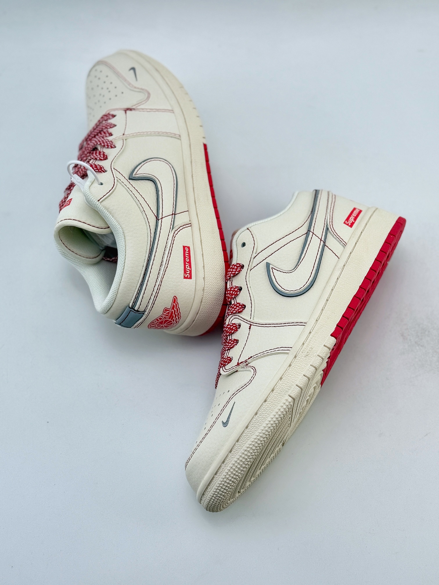 Air Jordan 1 Retro Low x Supreme 米红满天星 SJ9950-025