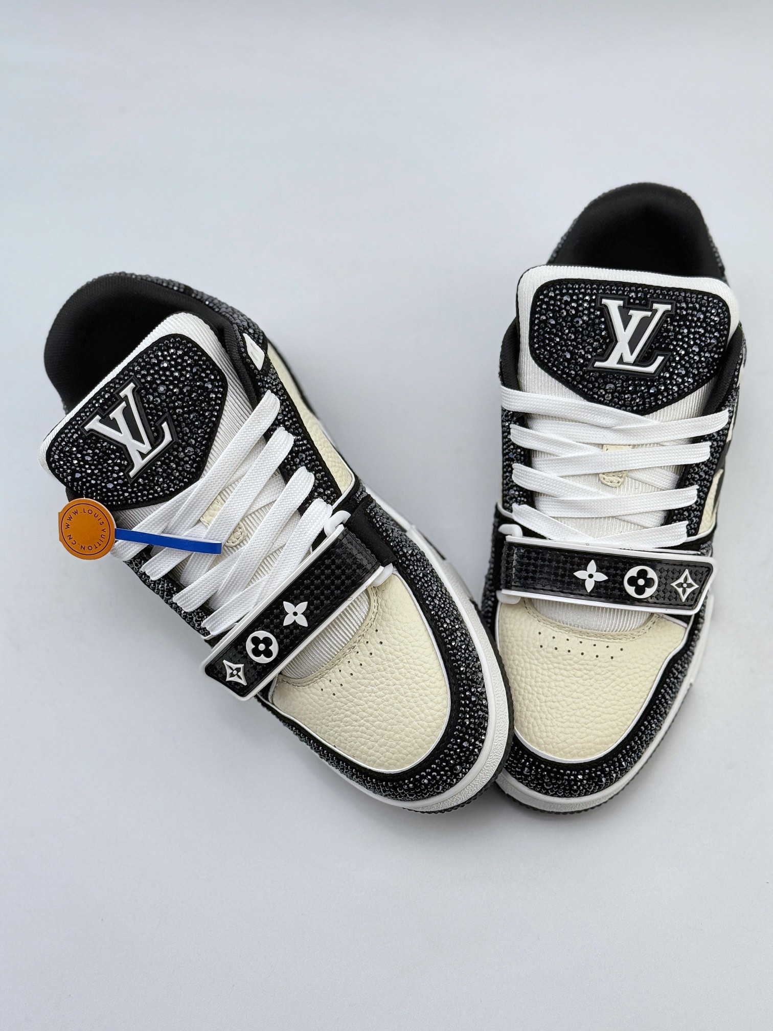 新货Louis Vuitton 路易威登 LV Trainer 低帮休闲板鞋 魔术贴带钻 纯原级别