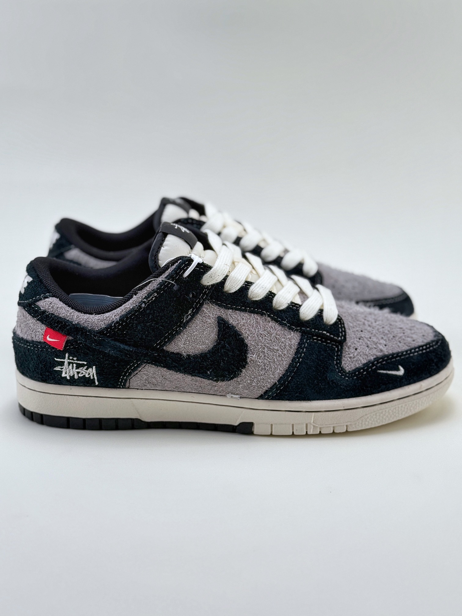 Nike SB Dunk Low x Stussy 黑灰翻毛小钩 MM1089-028