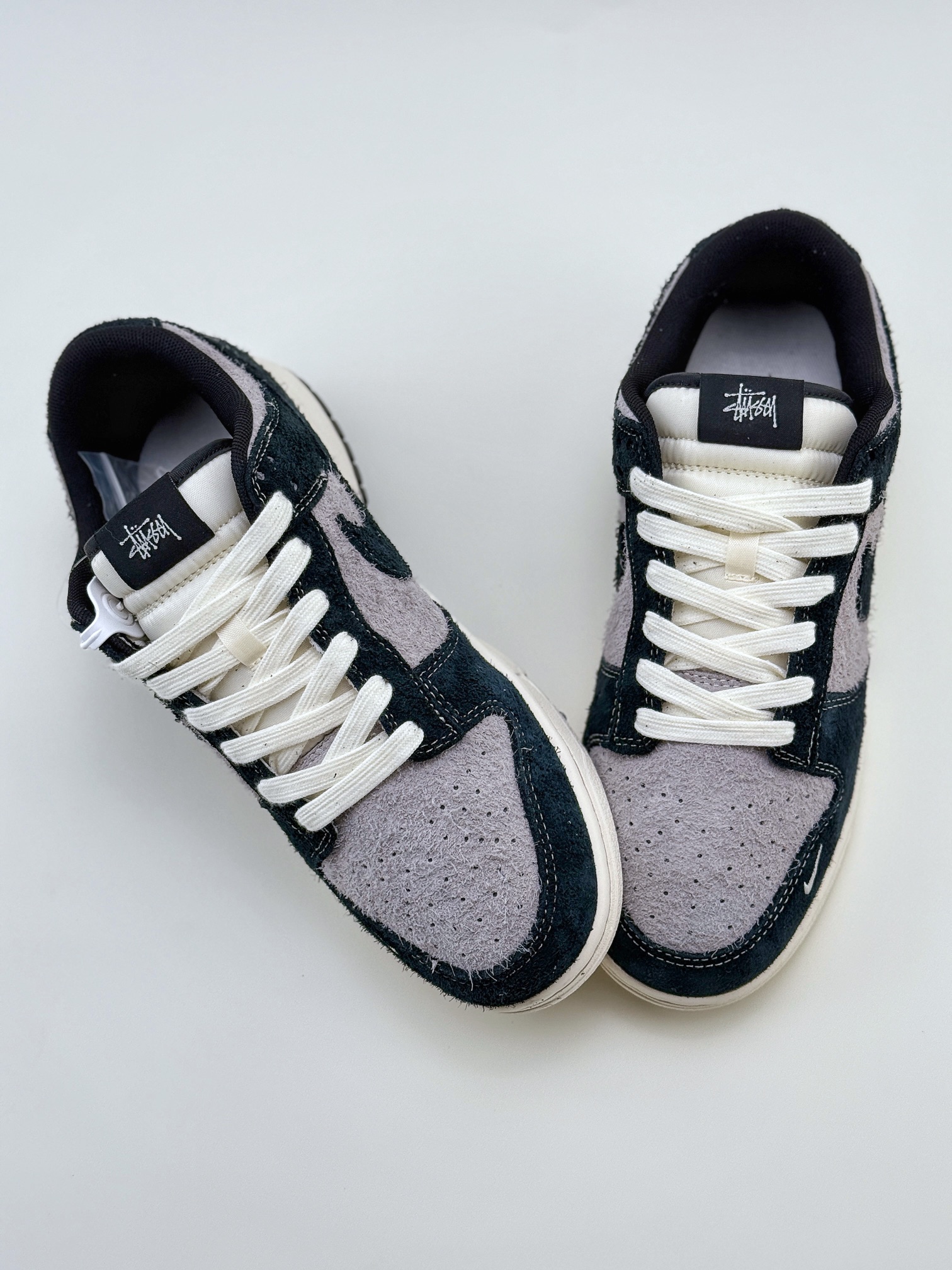 Nike SB Dunk Low x Stussy 黑灰翻毛小钩 MM1089-028