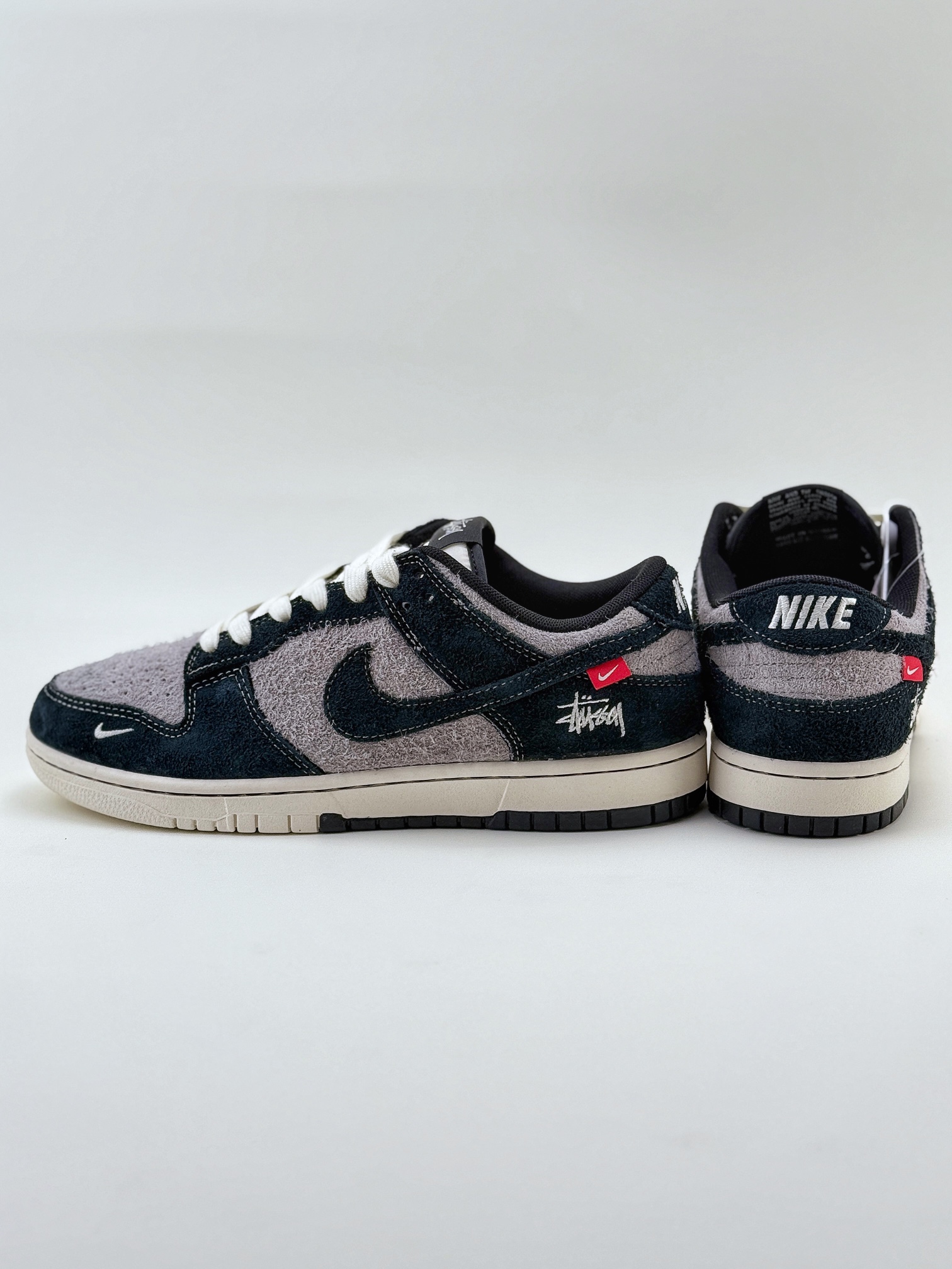 Nike SB Dunk Low x Stussy 黑灰翻毛小钩 MM1089-028