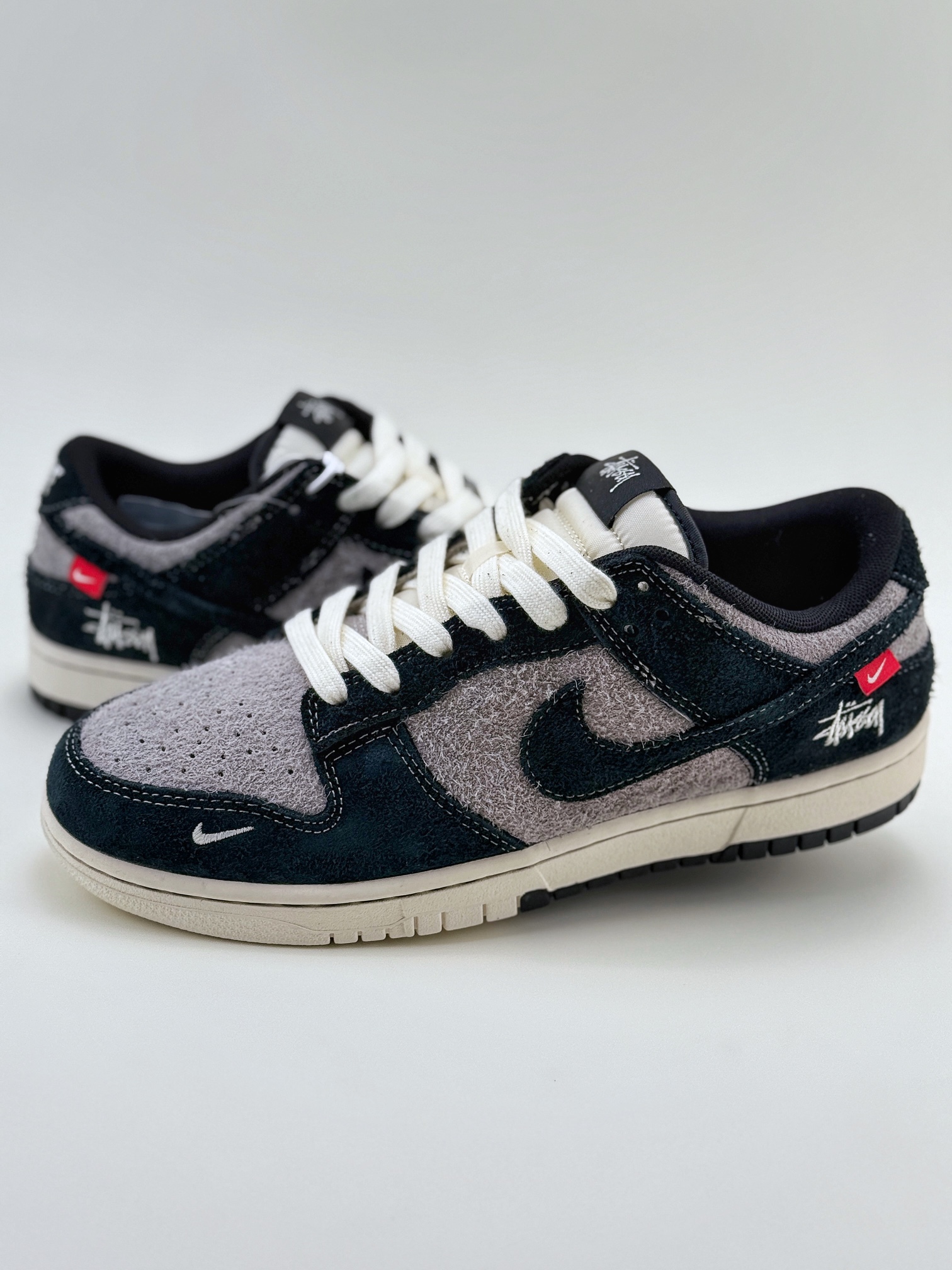 Nike SB Dunk Low x Stussy 黑灰翻毛小钩 MM1089-028