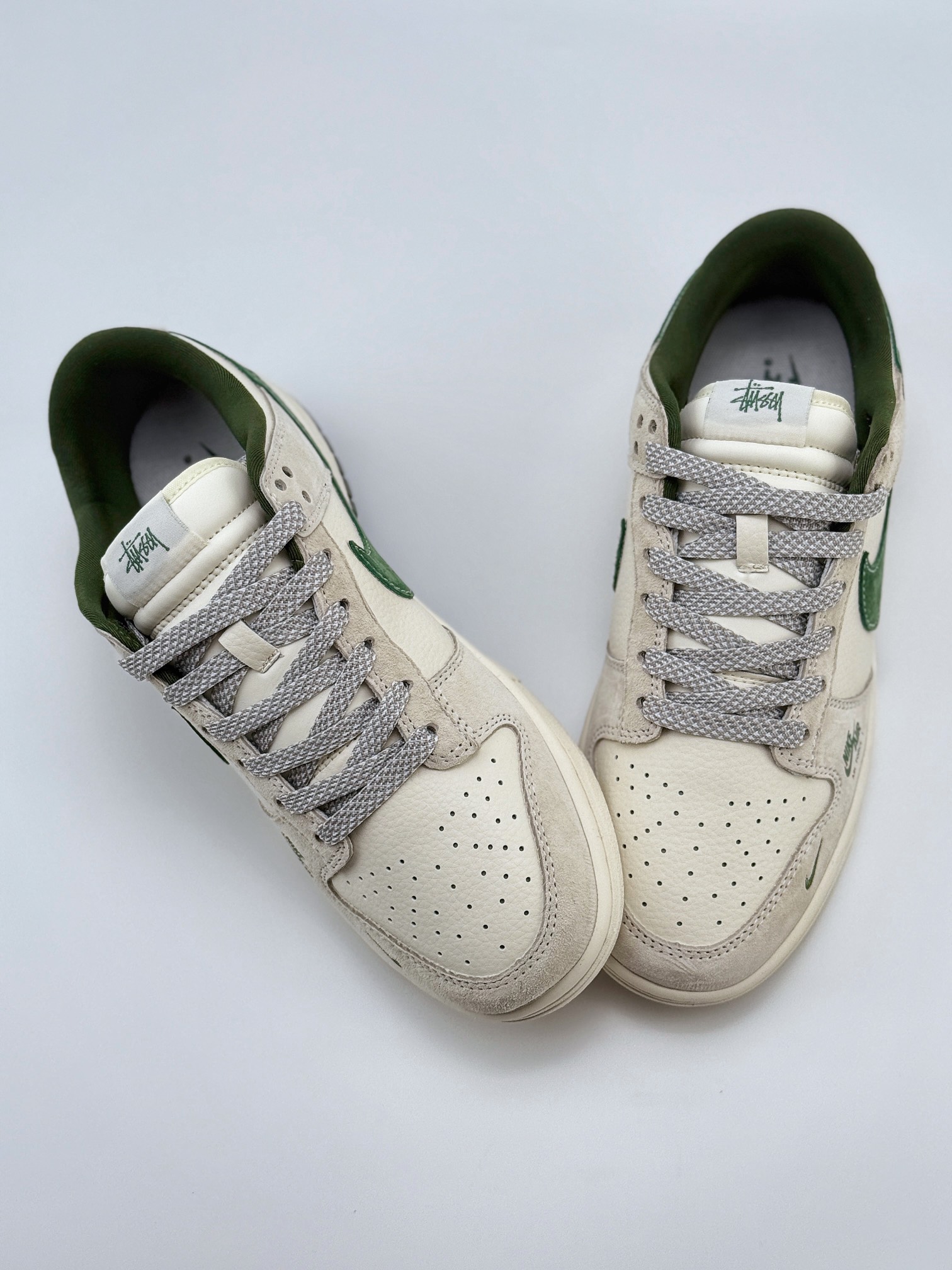 Nike SB Dunk Low x Stussy 米白绿小钩满天星 SJ2068-303