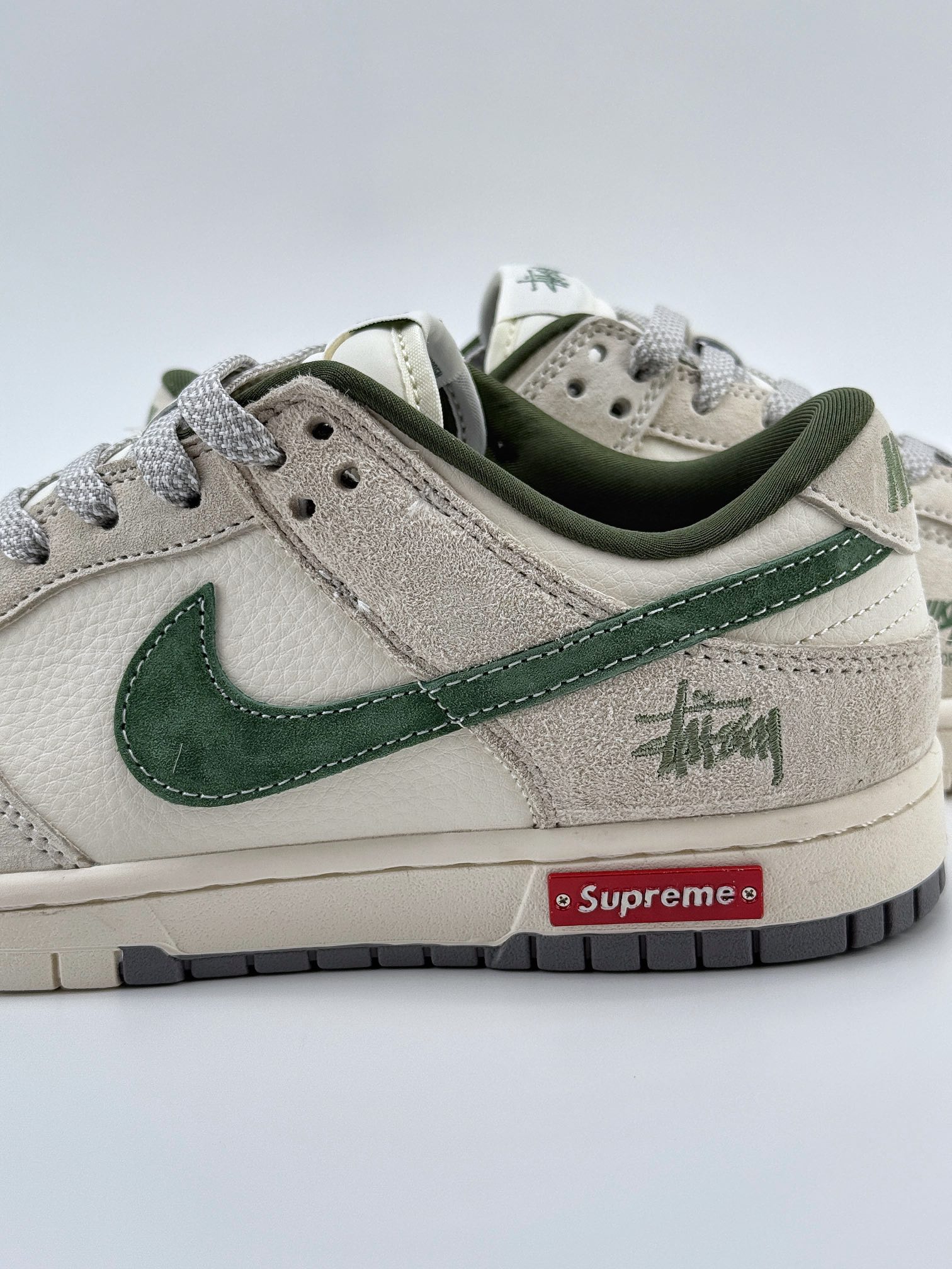 Nike SB Dunk Low x Stussy 米白绿小钩满天星 SJ2068-303