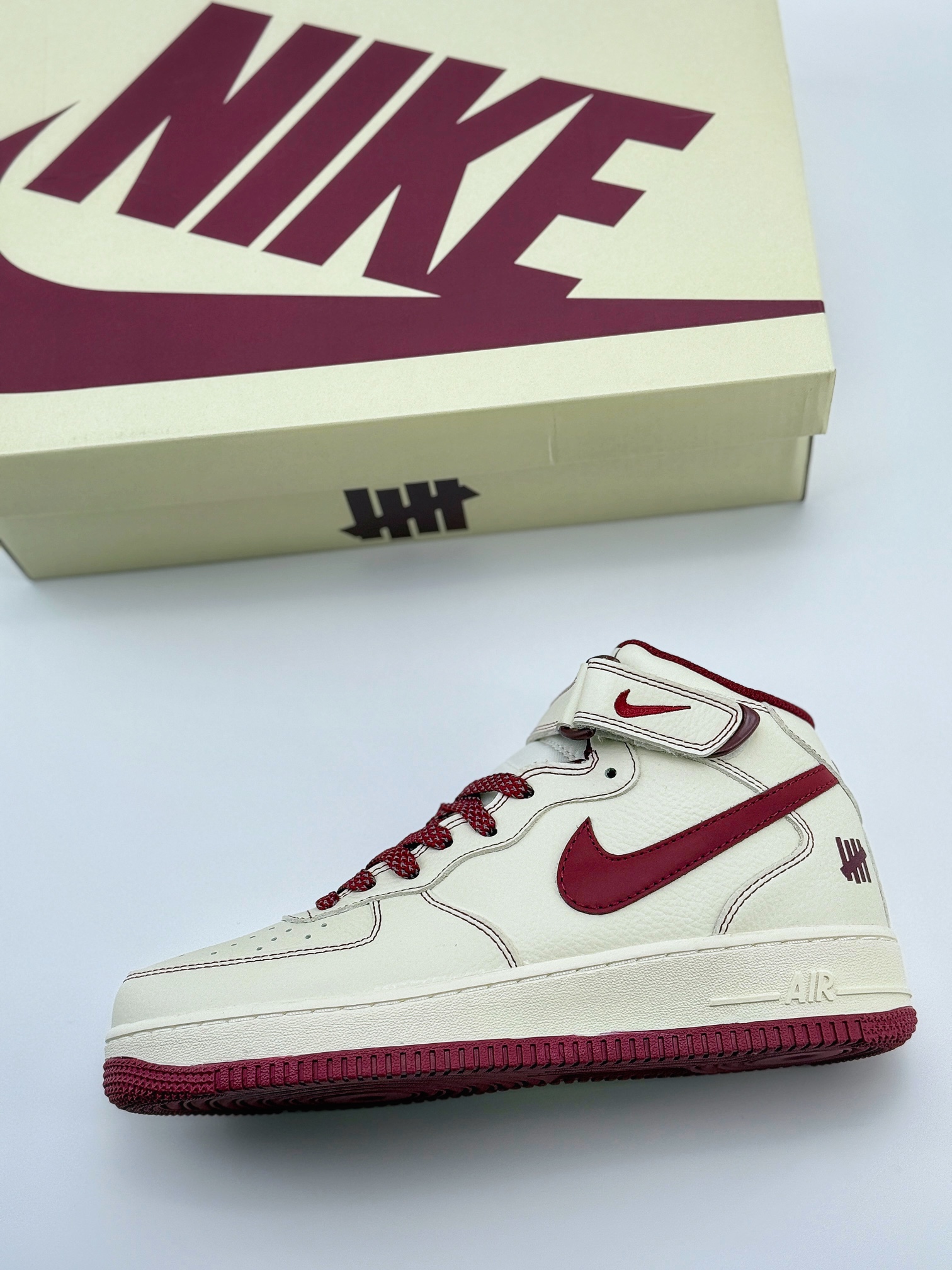 Nike Air Force 1 Mid 07 米白红满天星 UW2369-015