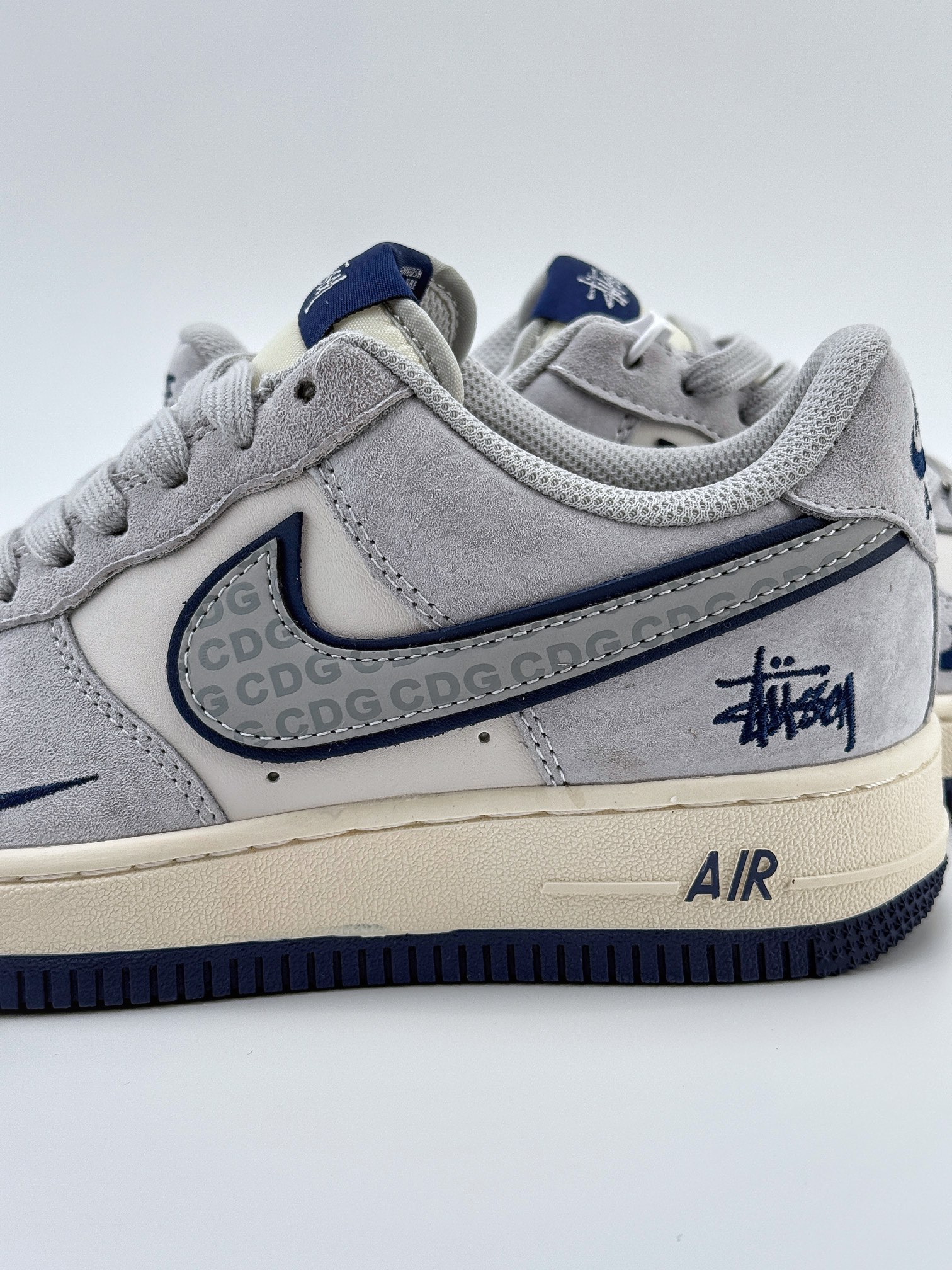 Nike Air Force 1 Low 07 x Stussy 米灰蓝翻毛小钩 XZ3318-028