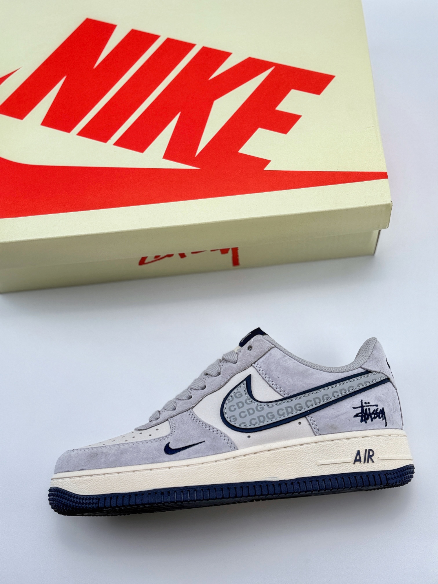 Nike Air Force 1 Low 07 x Stussy 米灰蓝翻毛小钩 XZ3318-028