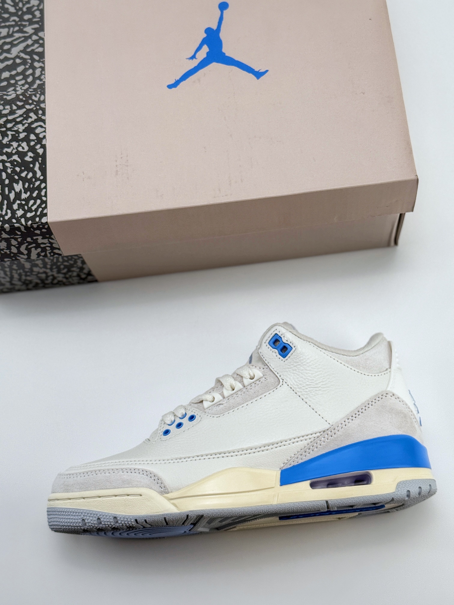 Air Jordan 3 retro 复古白蓝 潮流复古篮球鞋 CT8532-101