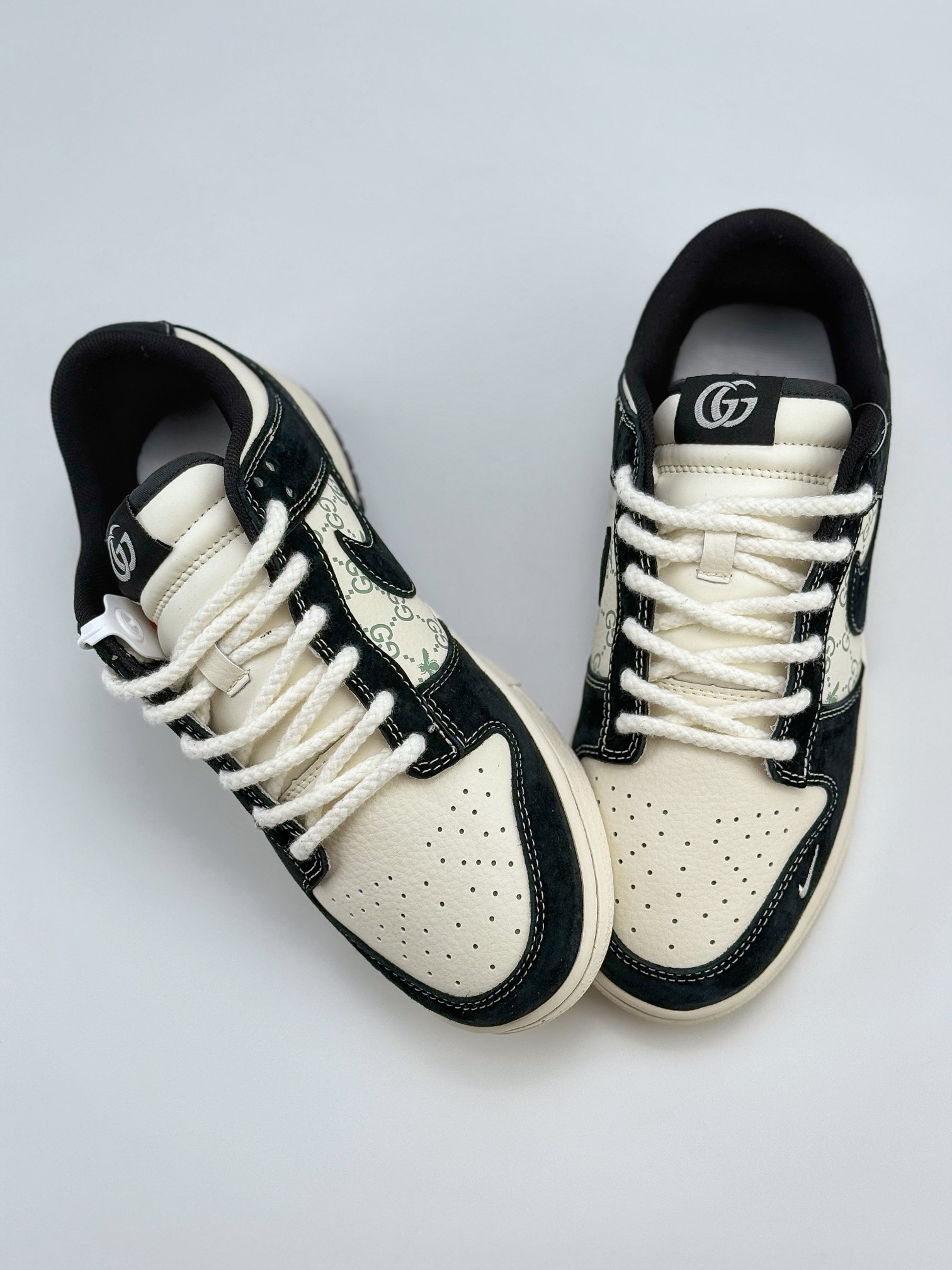 Nike SB Dunk Low x GUCCI 黑米小钩 MM1089-030
