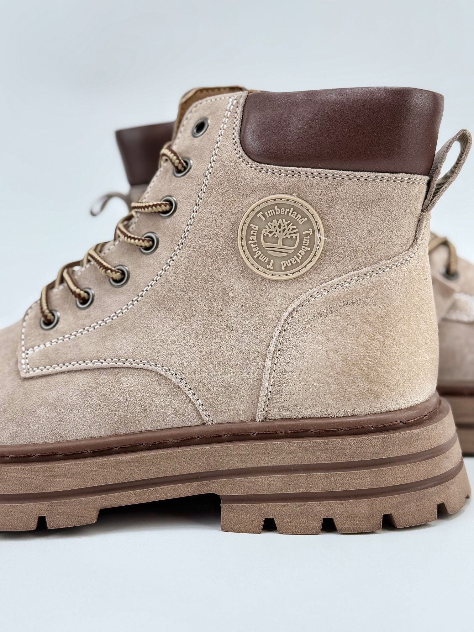 新货Timberland添柏岚/天伯伦户外高帮休闲大黄靴系列