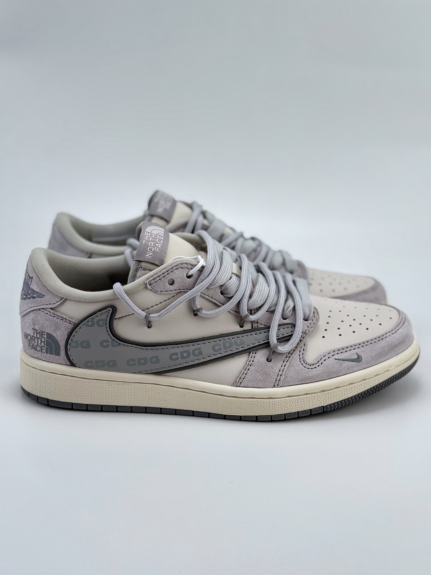 Travis Scott x Nike Air Jordan 1 Low x The North Face Air Jordan 1 Low 反转白灰小钩绑带倒钩 SJ0086-142