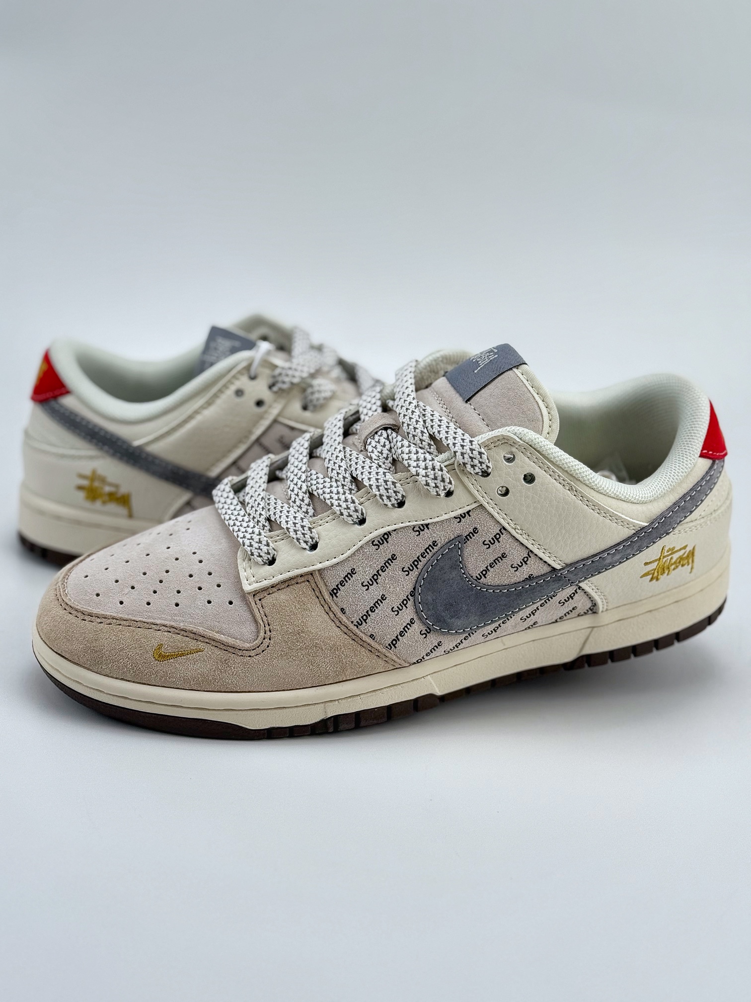 Nike SB Dunk Low x Stussy x Supreme 米灰红金小钩满天星 XZ1068-001