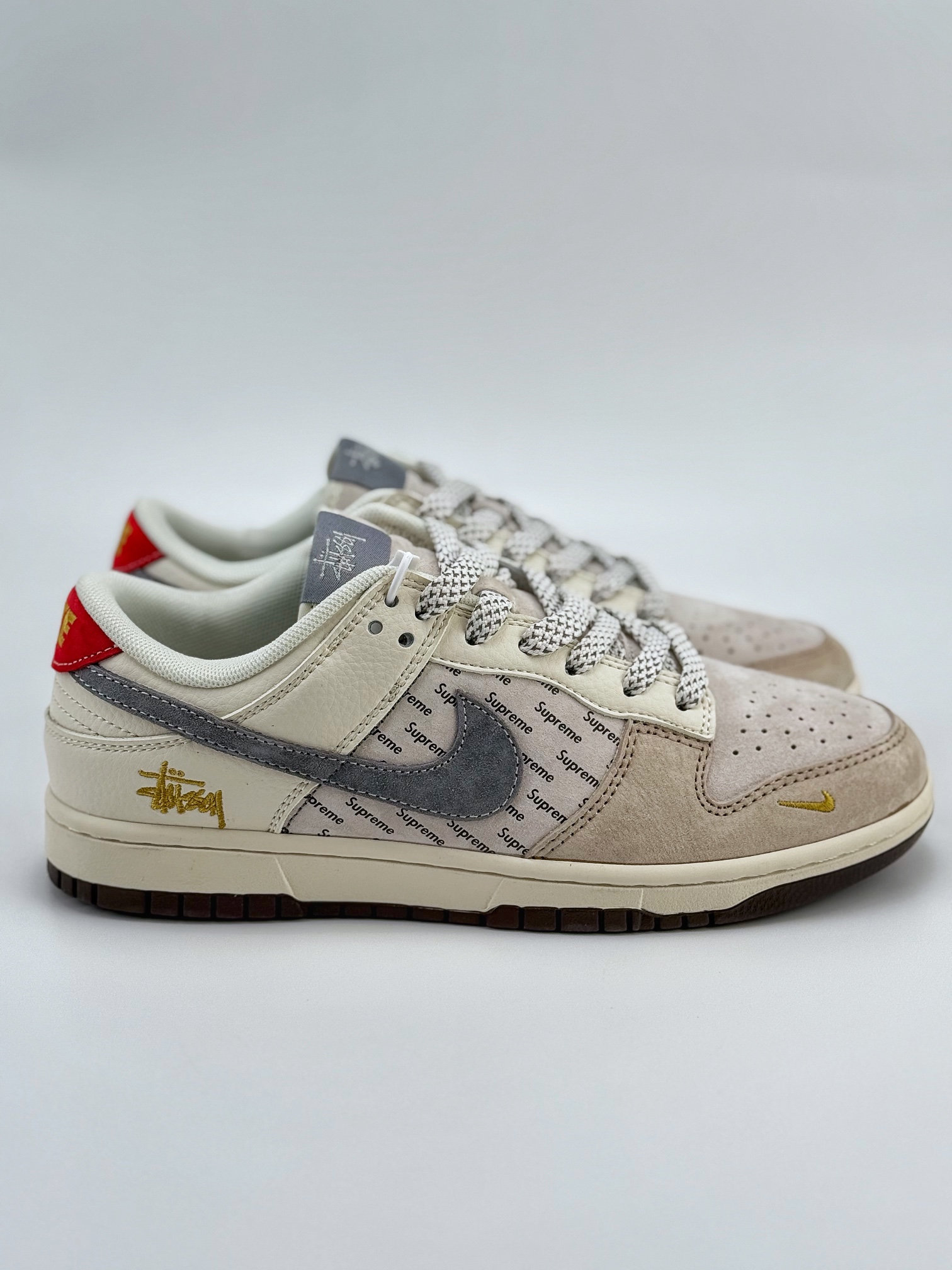 Nike SB Dunk Low x Stussy x Supreme 米灰红金小钩满天星 XZ1068-001