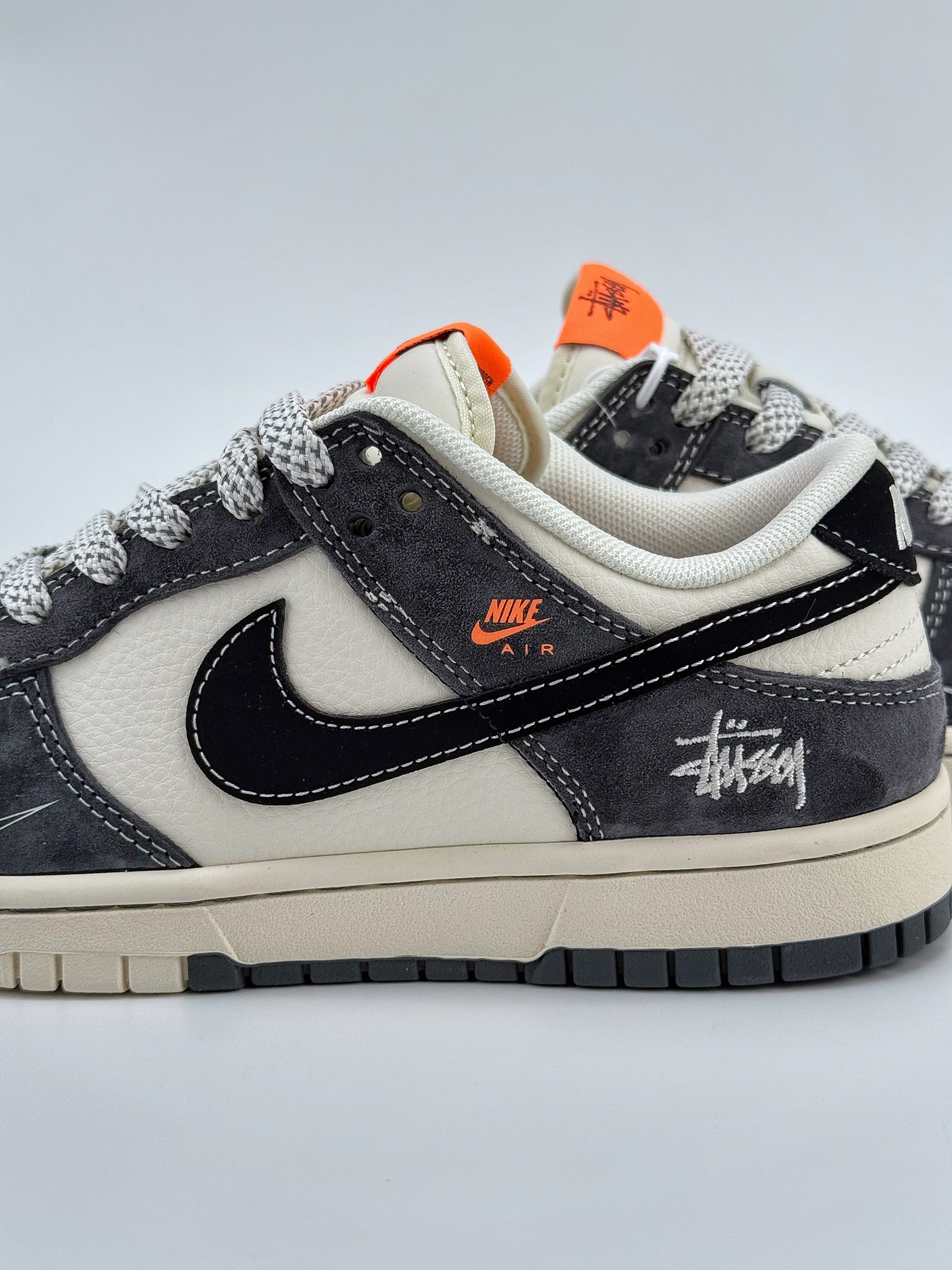 Nike SB Dunk Low x Stussy 白黑灰小布标满天星 MM1089-026