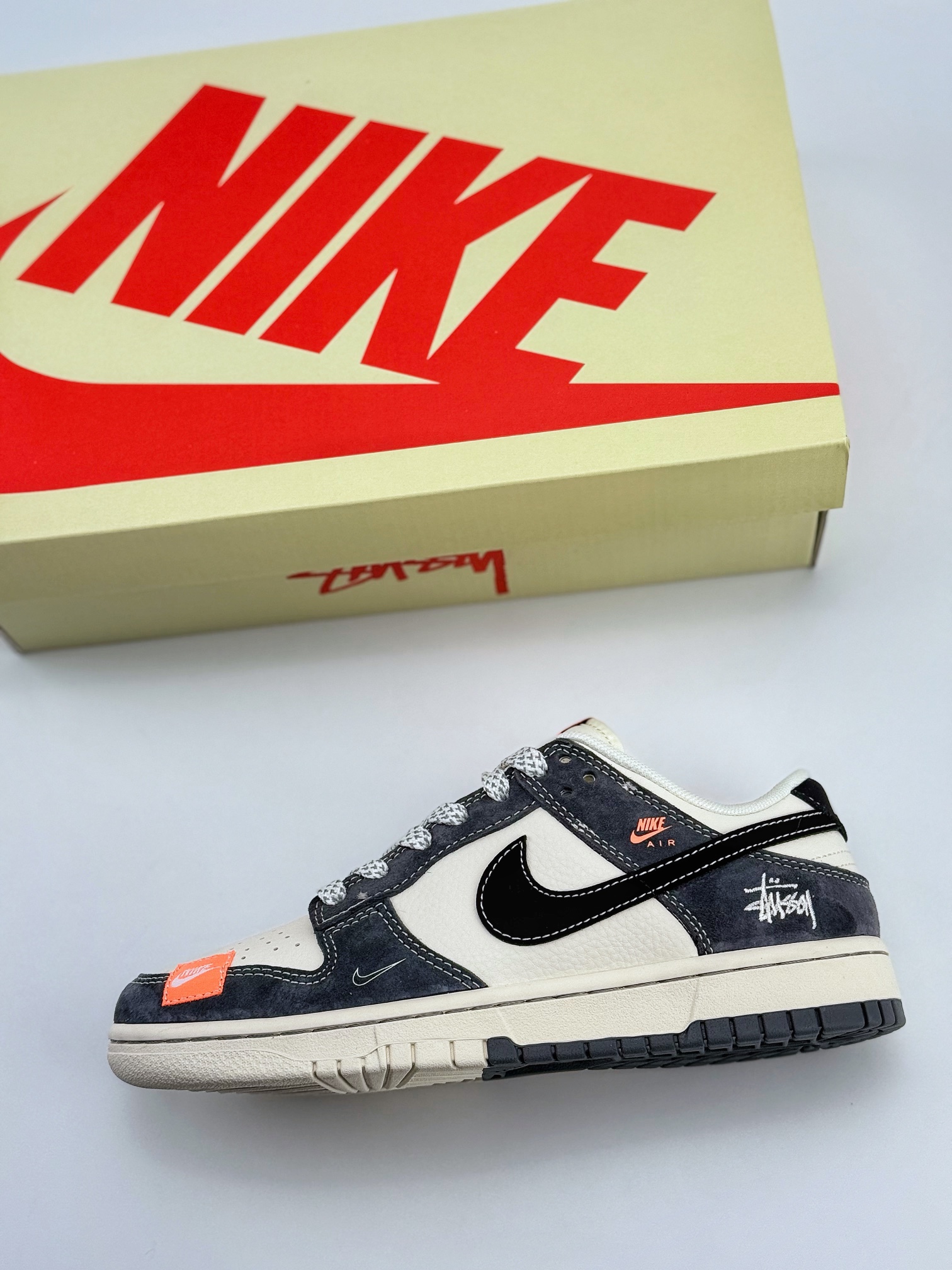 Nike SB Dunk Low x Stussy 白黑灰小布标满天星 MM1089-026