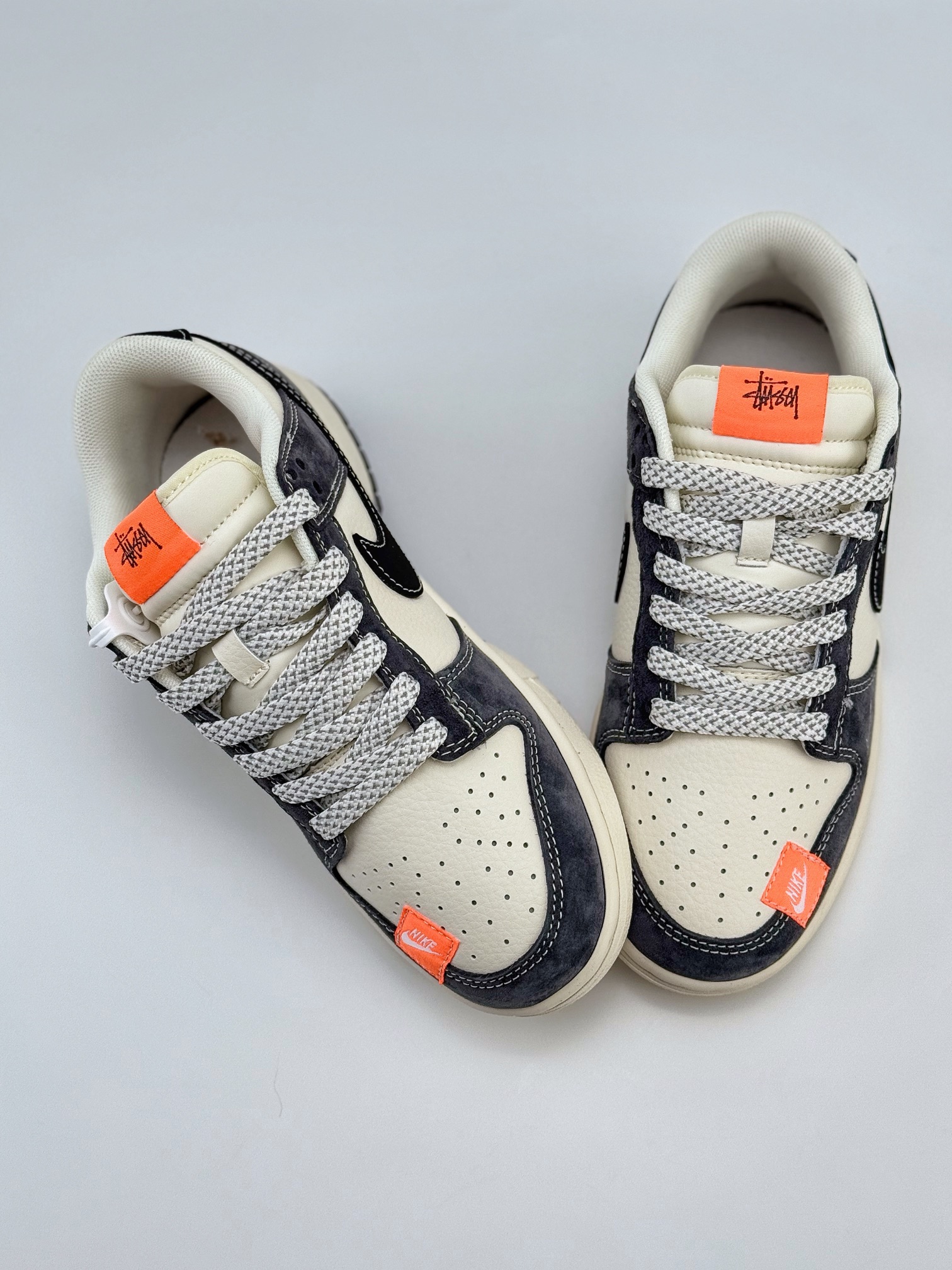 Nike SB Dunk Low x Stussy 白黑灰小布标满天星 MM1089-026