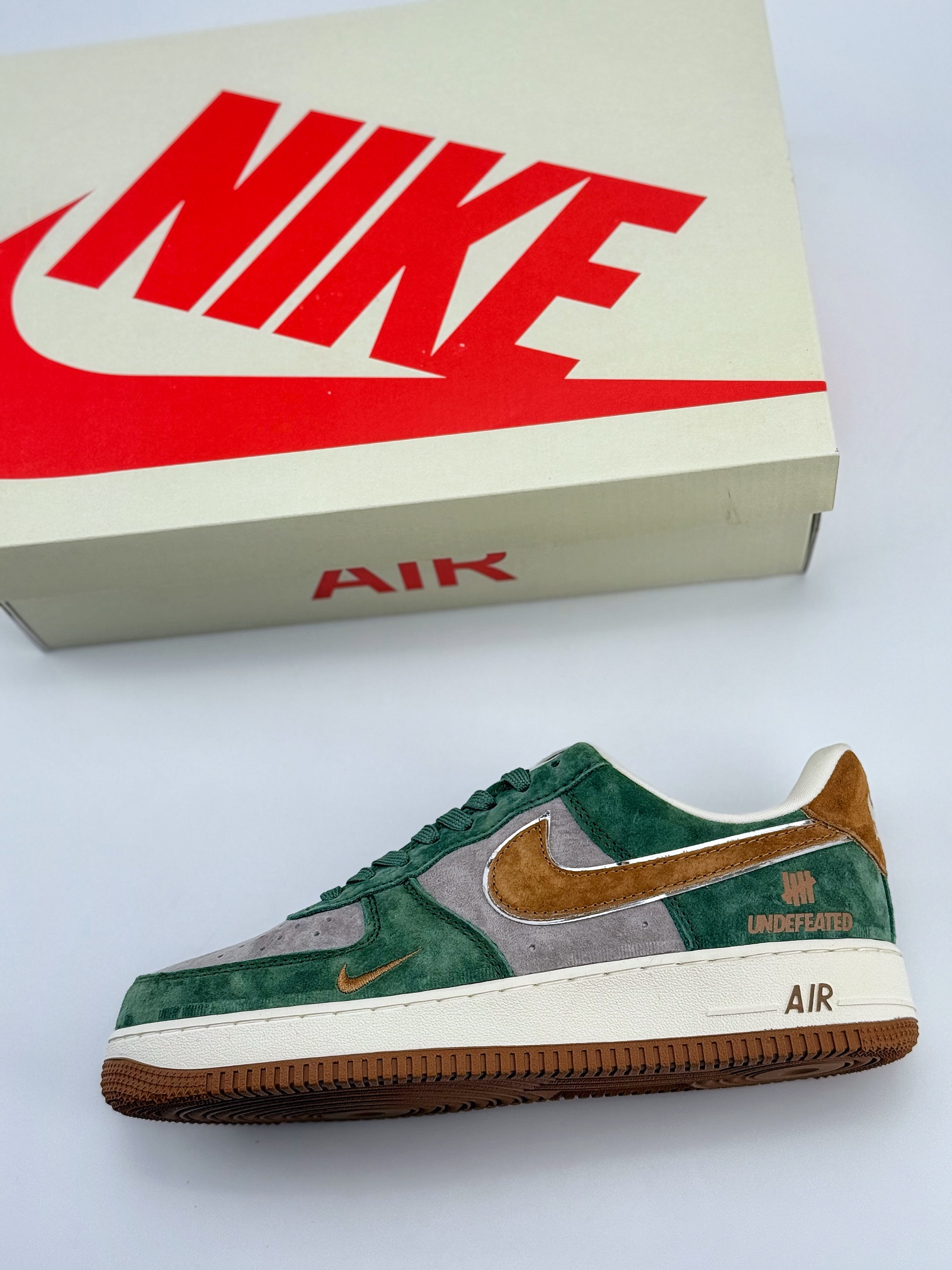 Nike Air Force 1 Low 07 x UNDEFEATED 灰棕绿小钩 KK1988-022