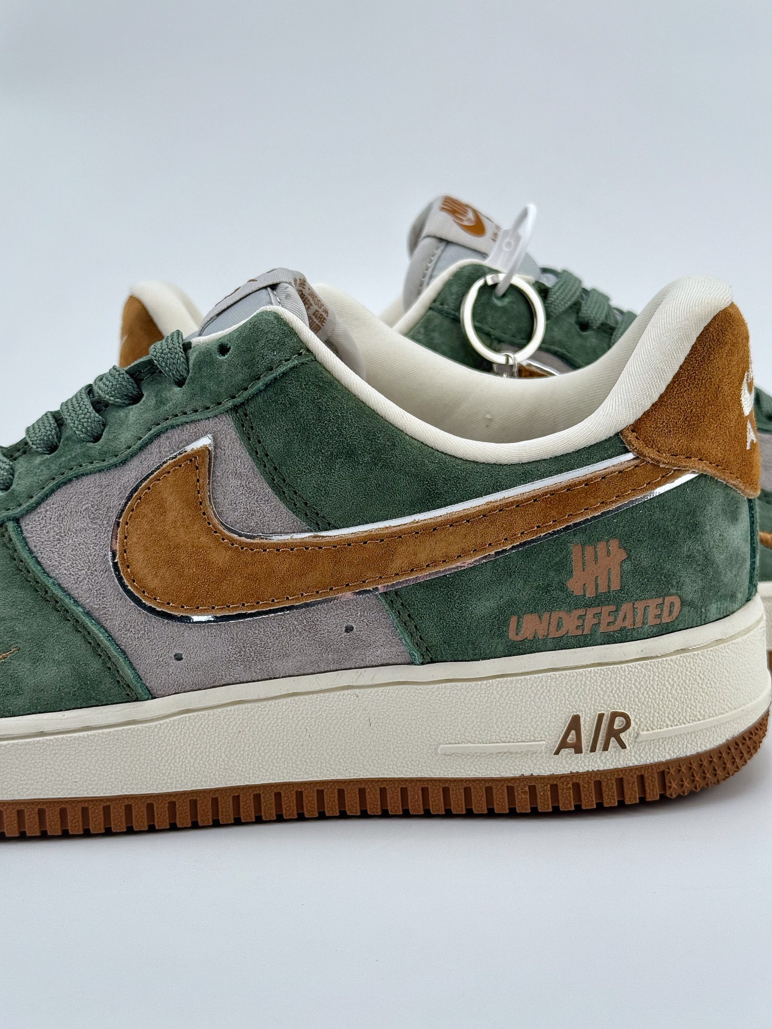 Nike Air Force 1 Low 07 x UNDEFEATED 灰棕绿小钩 KK1988-022