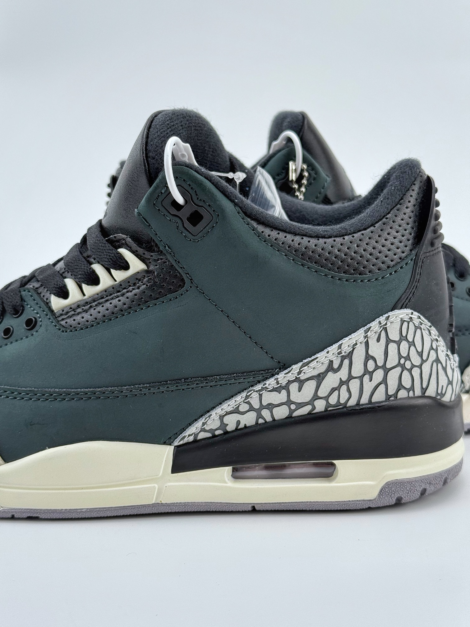 Air Jordan 3 Retro ”Off Noir” 黑绿 CK9246-001