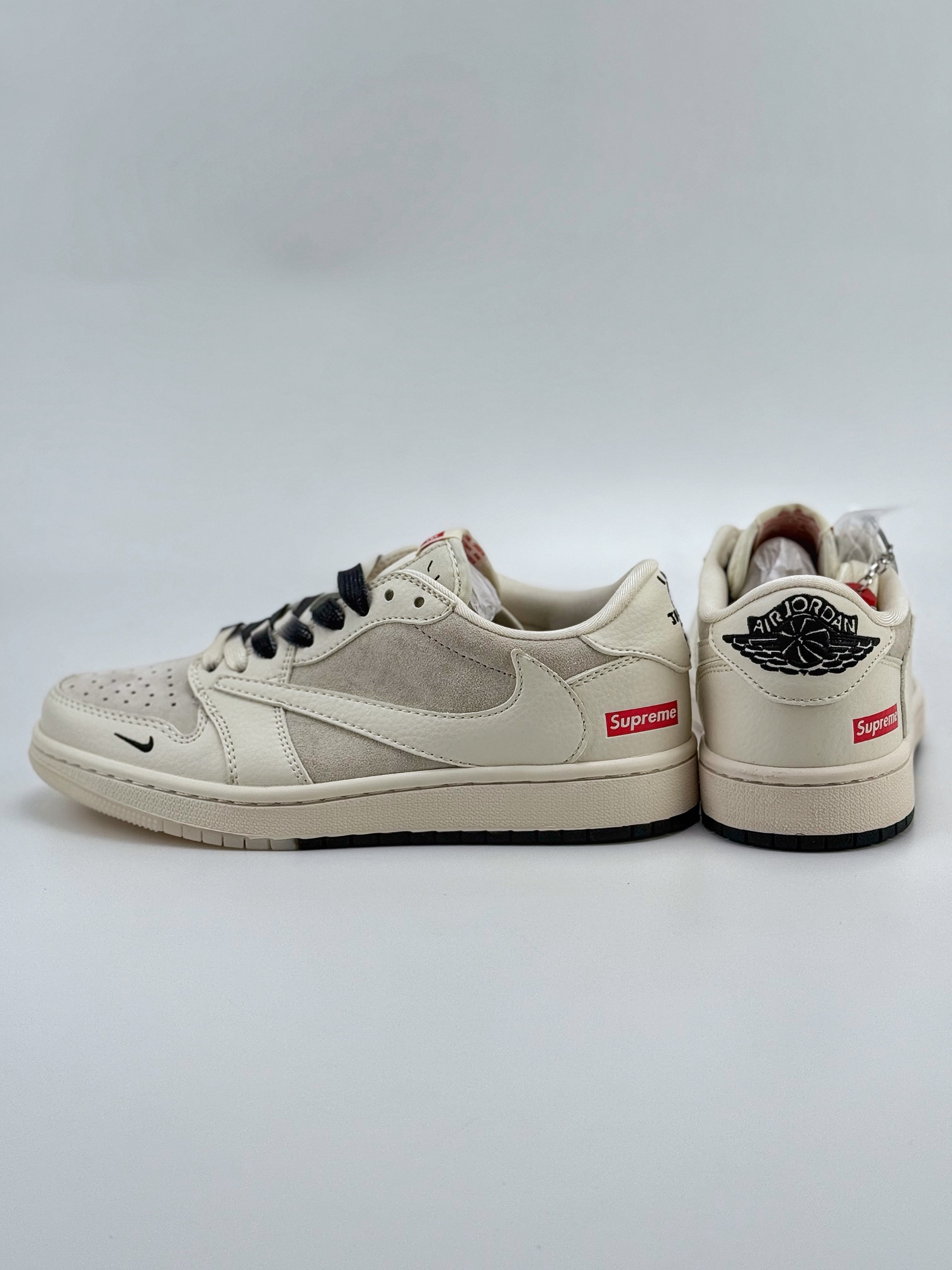 Travis Scott x Nike Air Jordan 1 Low x Supreme Air Jordan 1 Low 反转米白小钩倒钩 BB7518-002