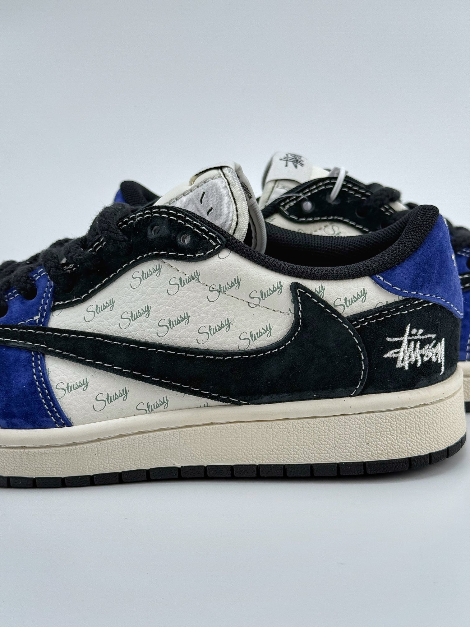 Travis Scott x Nike Air Jordan 1 Low x Stussy Air Jordan 1 Low 反转白黑蓝小钩倒钩 SJ2068-126