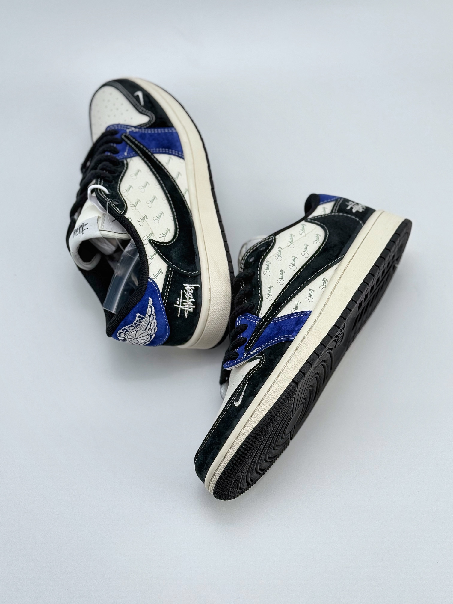 Travis Scott x Nike Air Jordan 1 Low x Stussy Air Jordan 1 Low 反转白黑蓝小钩倒钩 SJ2068-126