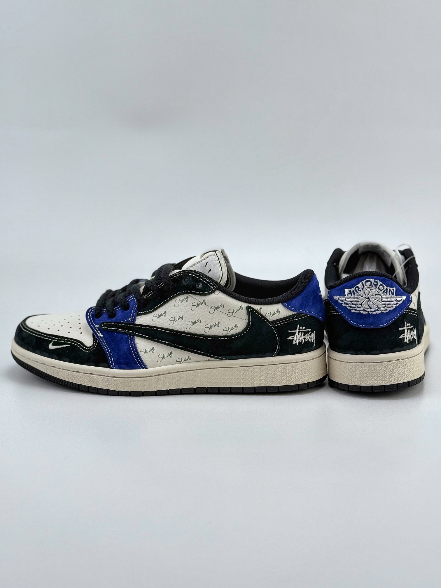 Travis Scott x Nike Air Jordan 1 Low x Stussy Air Jordan 1 Low 反转白黑蓝小钩倒钩 SJ2068-126