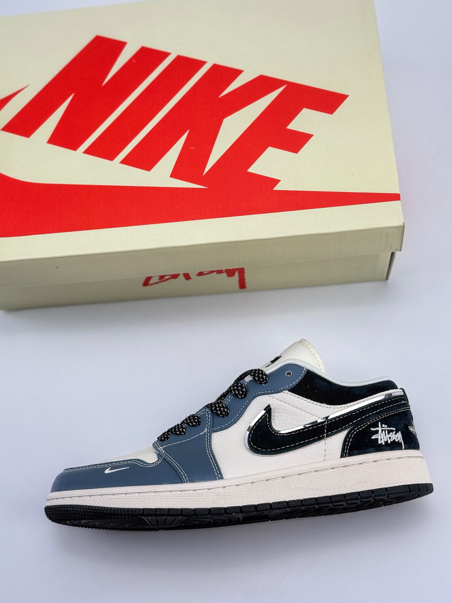 Air Jordan 1 Retro Low x Stussy 白青黑小钩满天星 XX3318-505