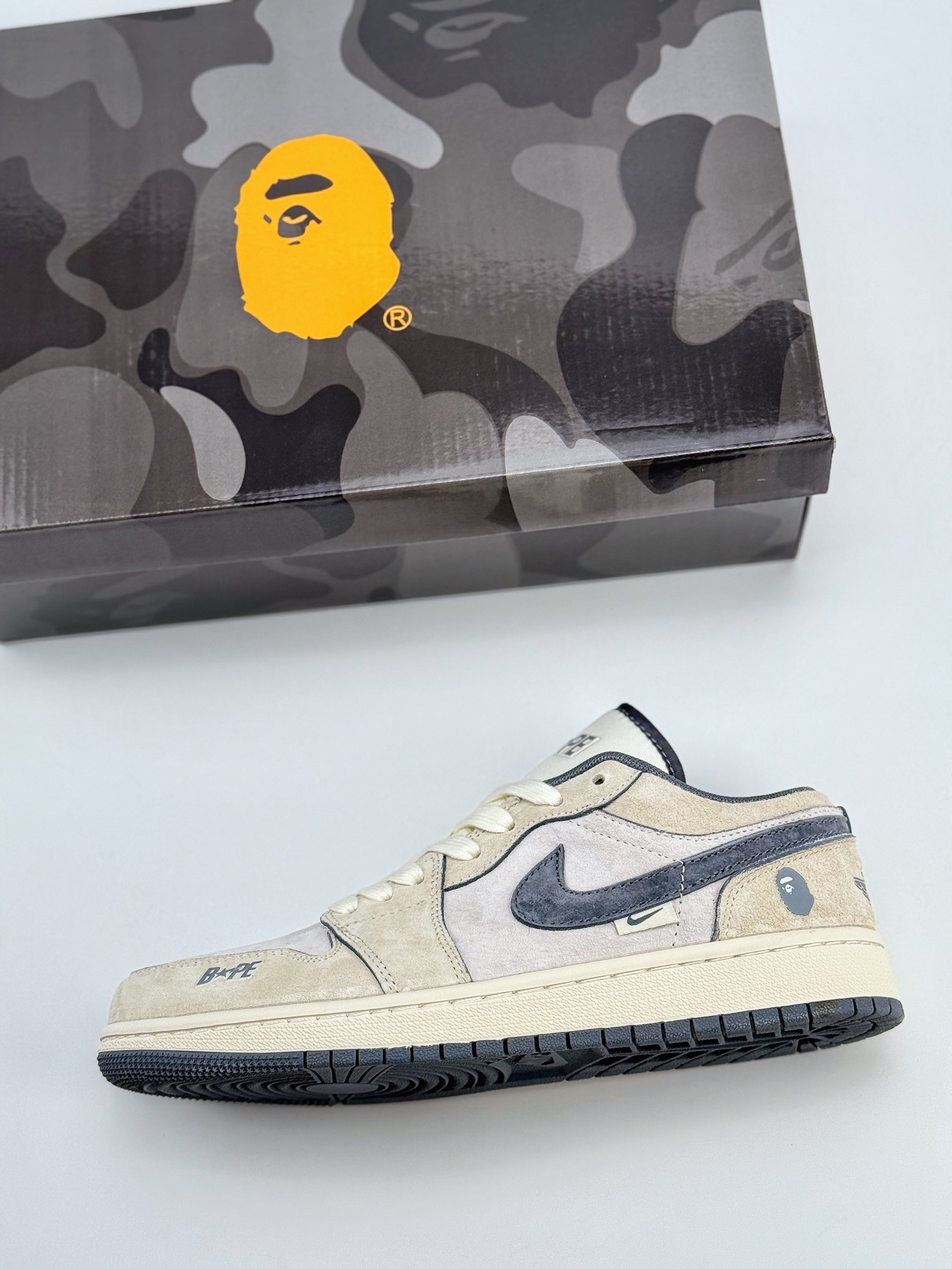 Air Jordan 1 Retro Low x BAPE 米灰 DM9188-008