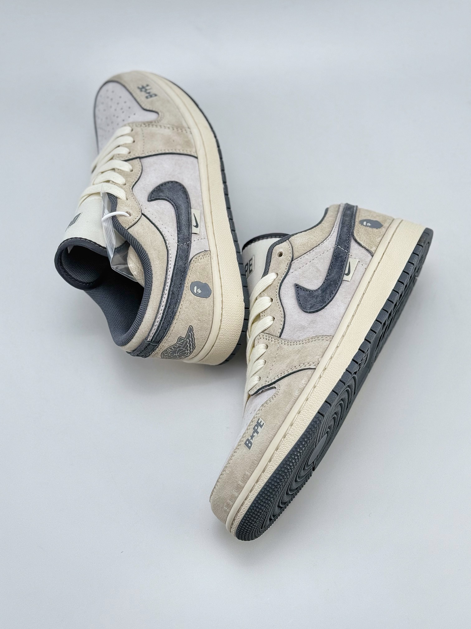 Air Jordan 1 Retro Low x BAPE 米灰 DM9188-008