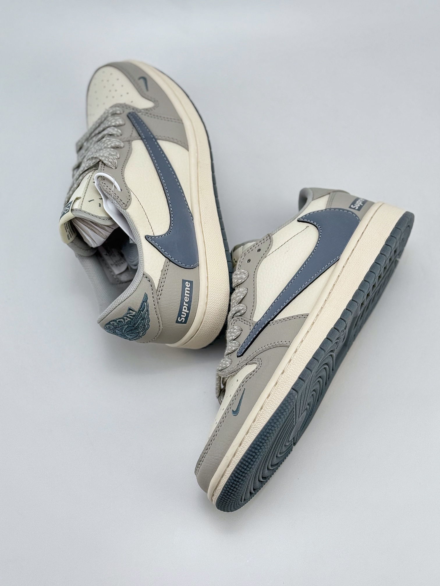 Travis Scott x Nike Air Jordan 1 Low x Supreme Air Jordan 1 Low 反转米灰3M满天星倒钩 QY0268-226