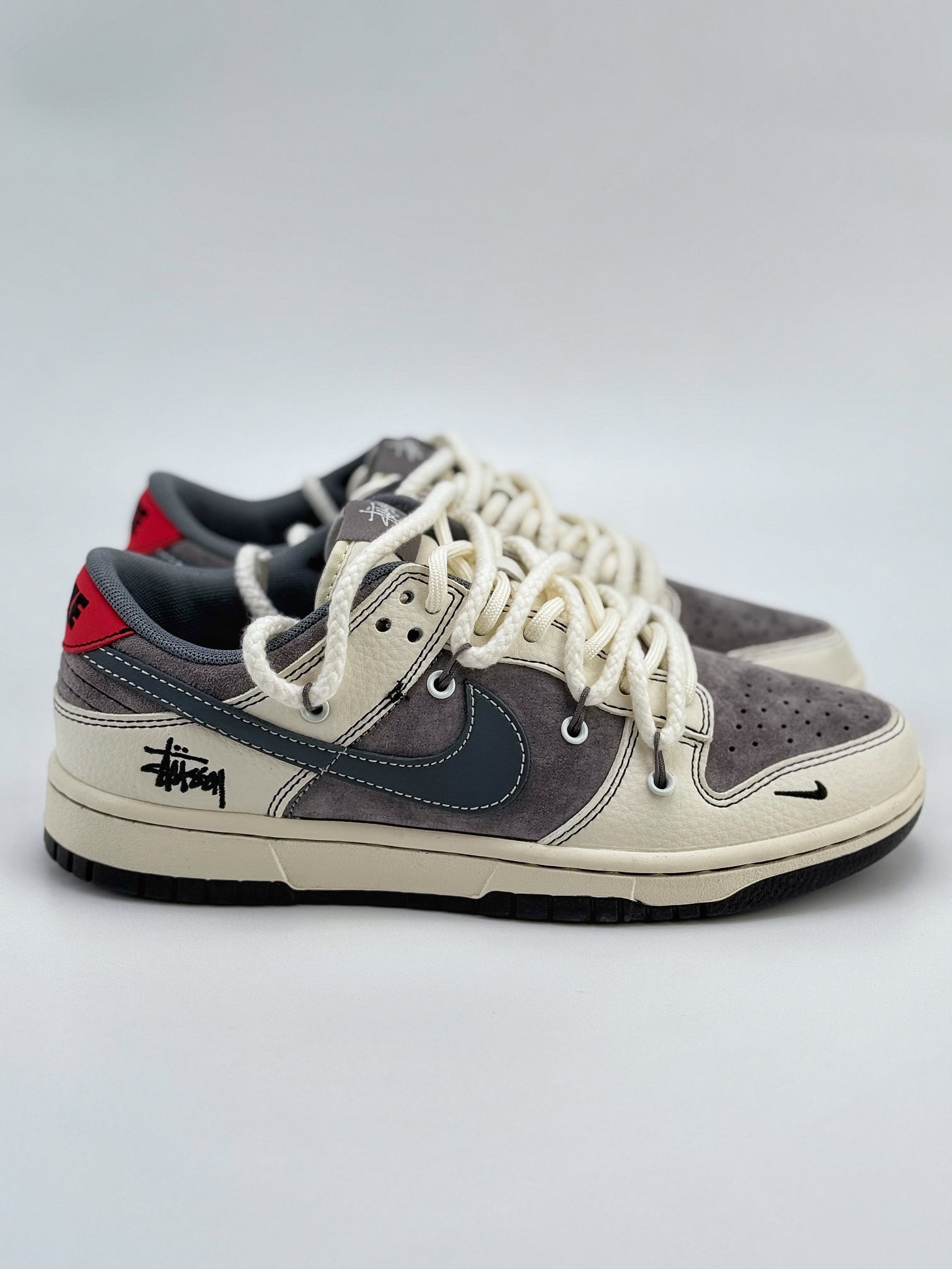 Nike SB Dunk Low x Stussy 米灰红双绑带 YX5066-207