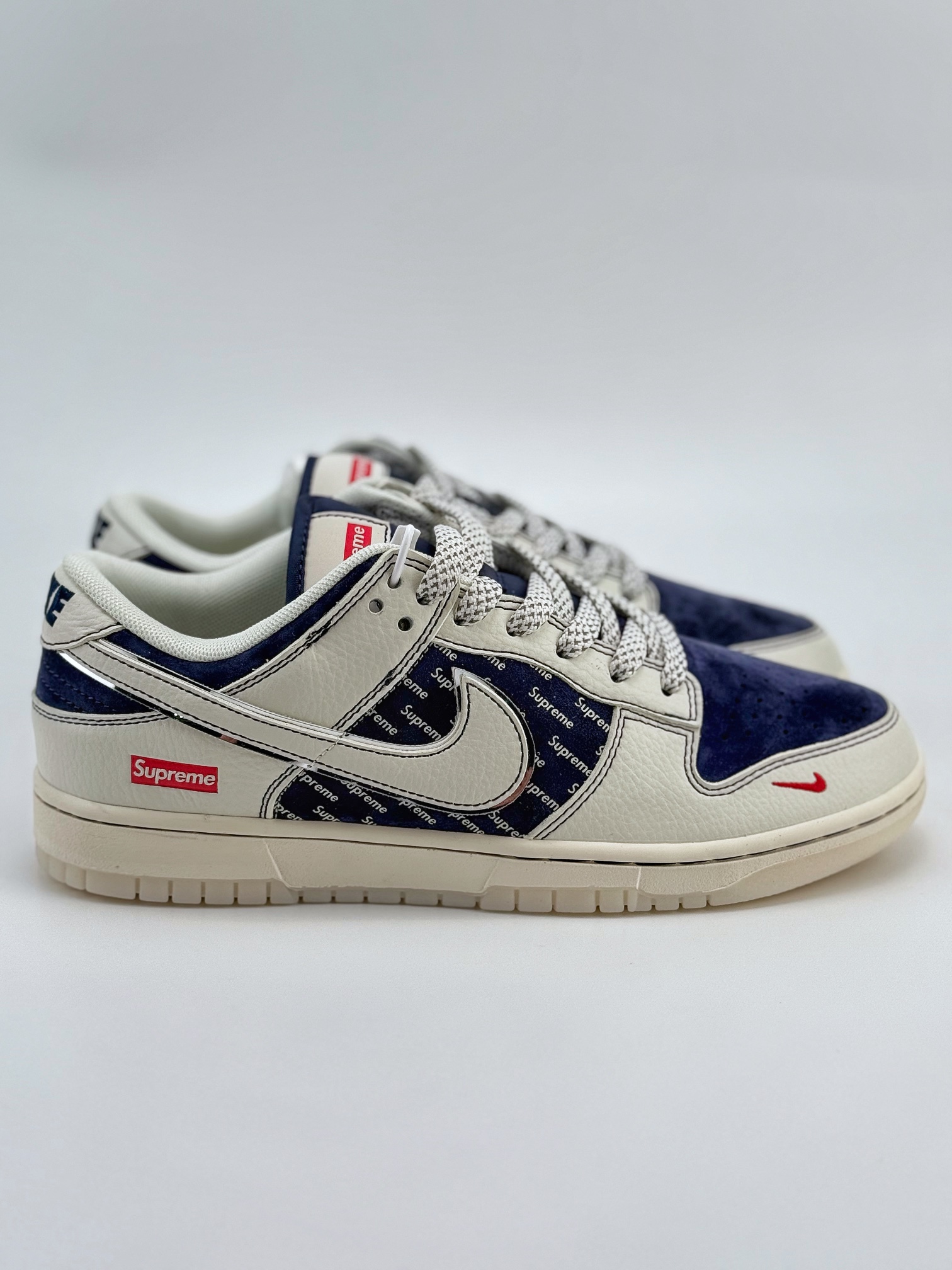 Nike SB Dunk Low x Supreme 白蓝红小钩满天星 XS1086-002