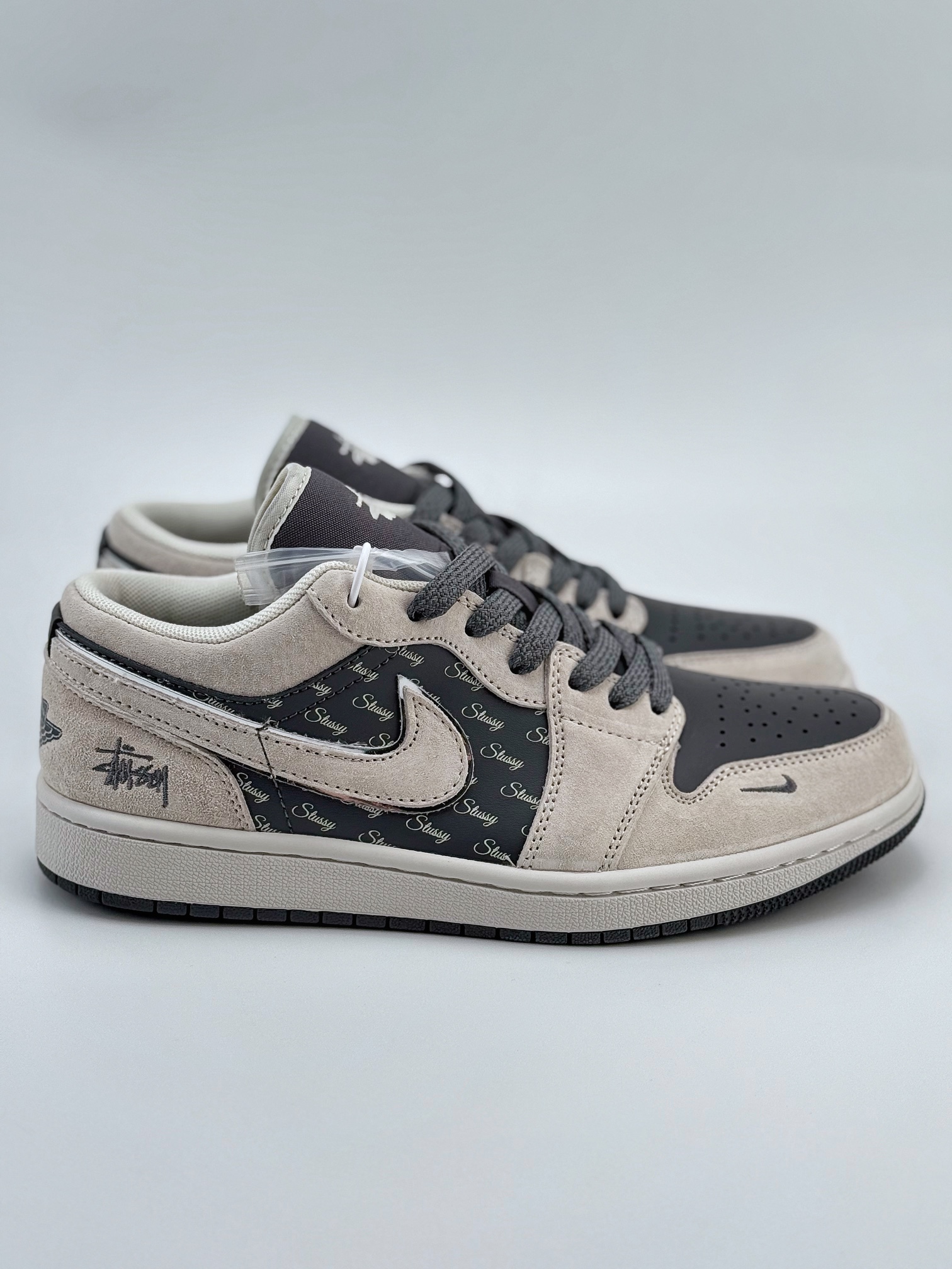 Air Jordan 1 Retro Low x Stussy 米灰小钩满天星 XX3313-968