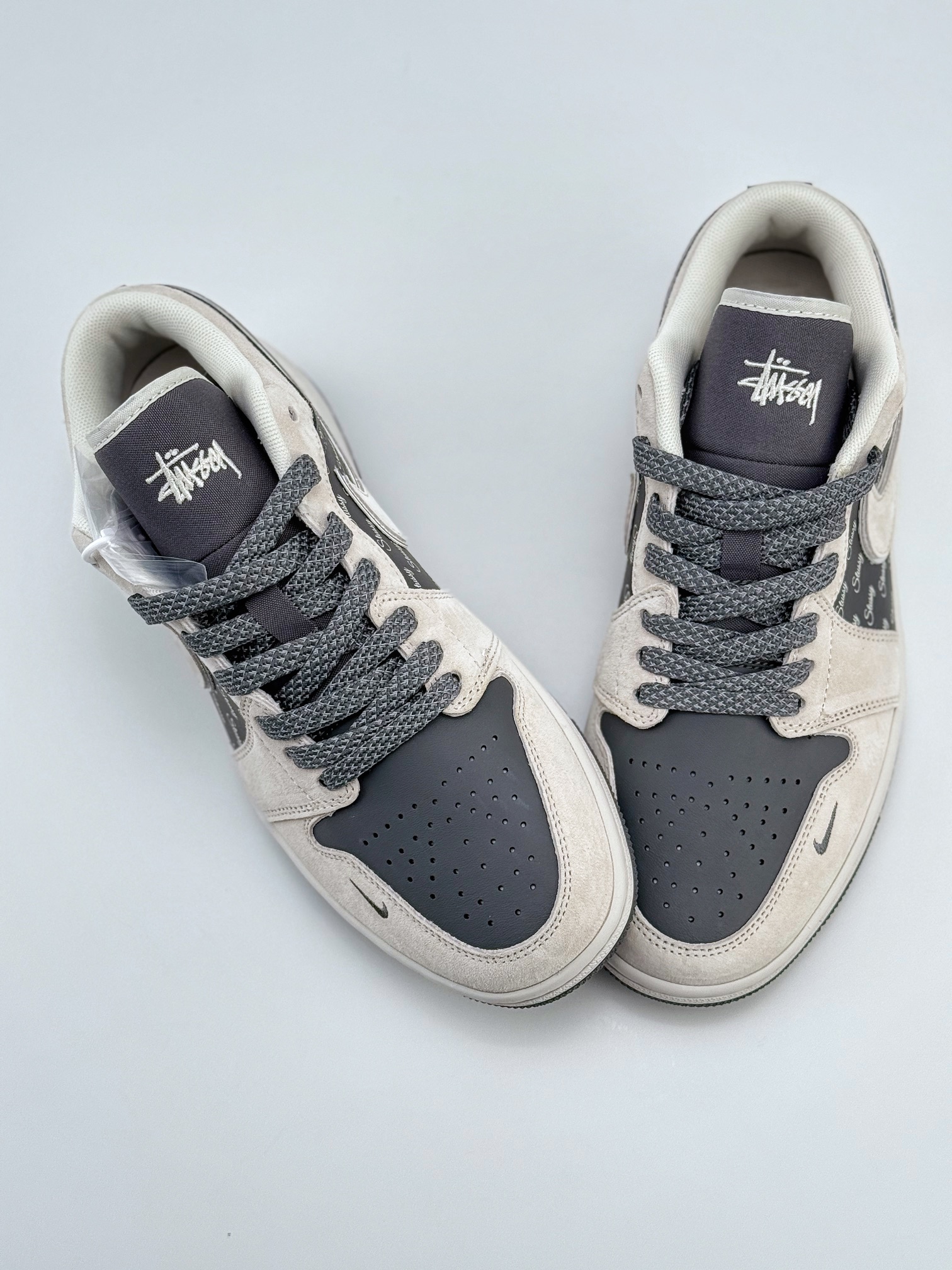 Air Jordan 1 Retro Low x Stussy 米灰小钩满天星 XX3313-968