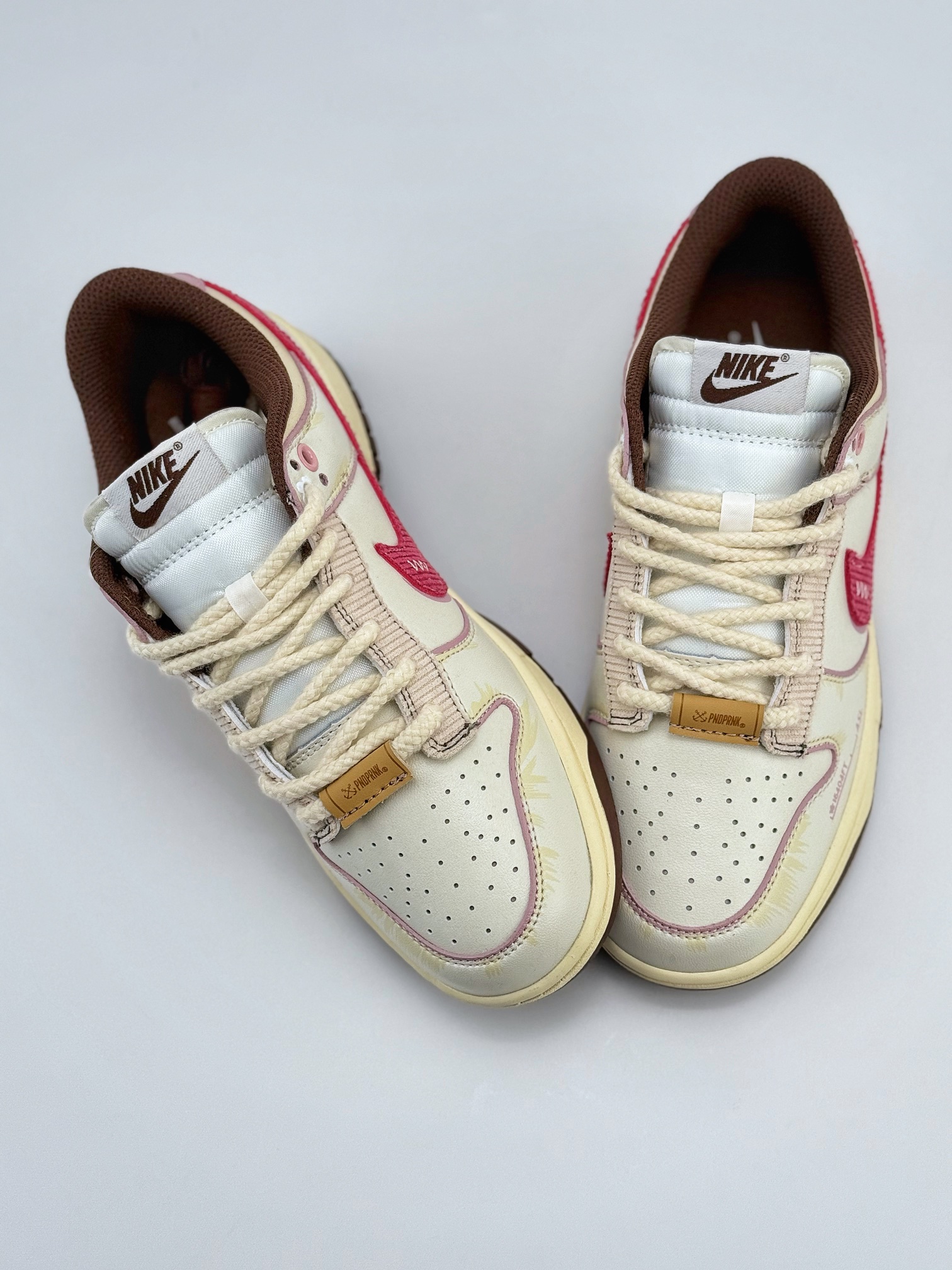 Nike SB Dunk Low ”Surfaces In Brown And Sail” 熊猫恶作剧 飞跃天际线 薇翼 粉白 DD1503-124