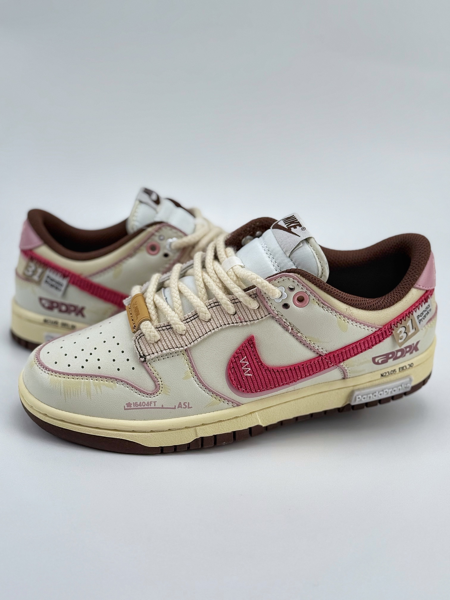 Nike SB Dunk Low ”Surfaces In Brown And Sail” 熊猫恶作剧 飞跃天际线 薇翼 粉白 DD1503-124