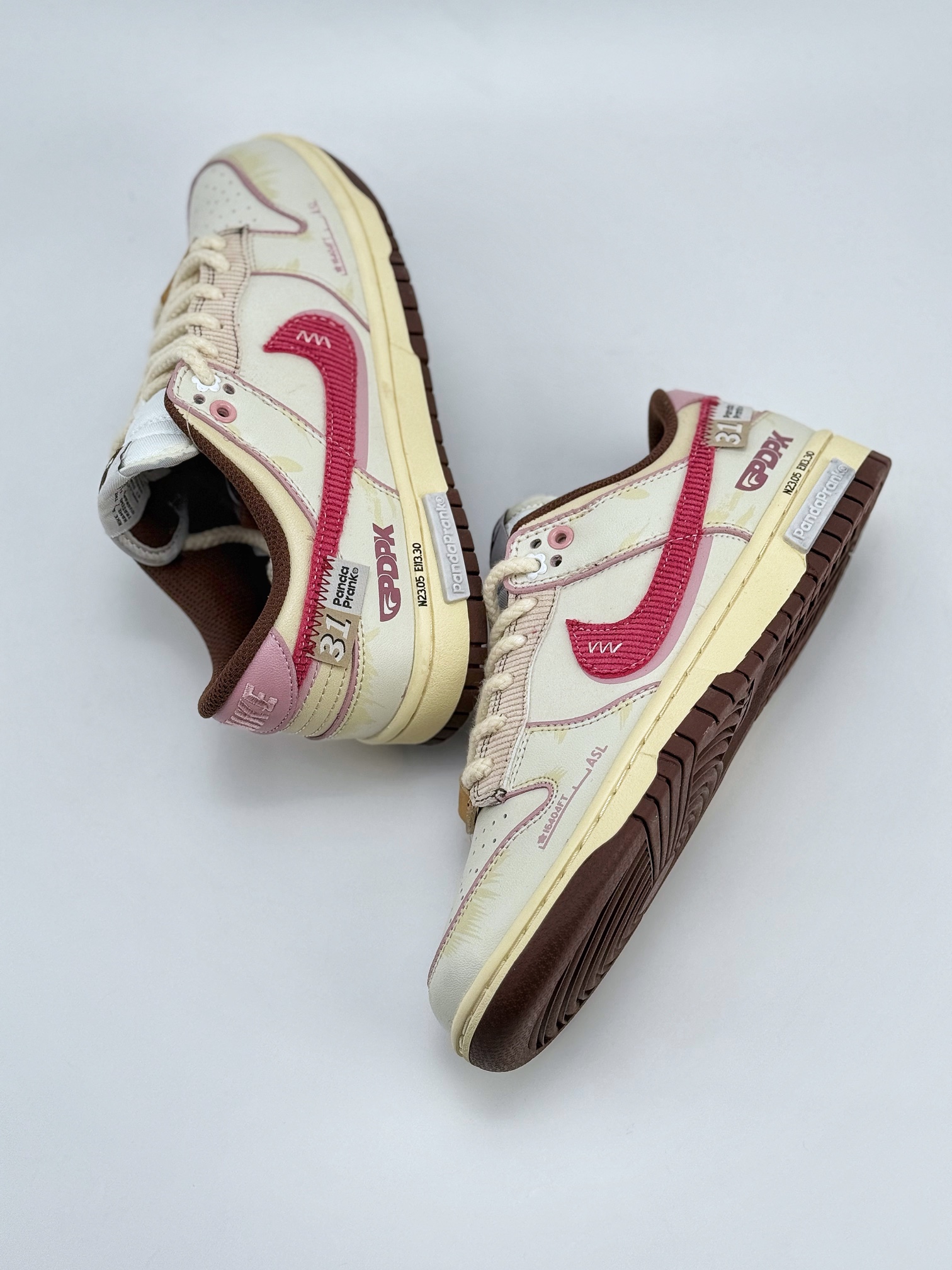 Nike SB Dunk Low ”Surfaces In Brown And Sail” 熊猫恶作剧 飞跃天际线 薇翼 粉白 DD1503-124