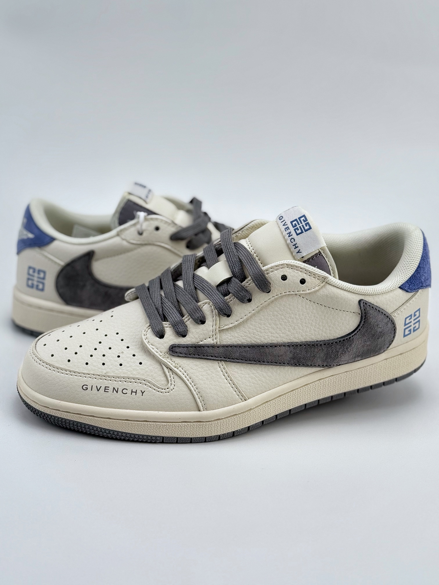 Travis Scott x Nike Air Jordan 1 Low x GIVENCHY Air Jordan 1 Low 反转白灰蓝倒钩 LX1988-100