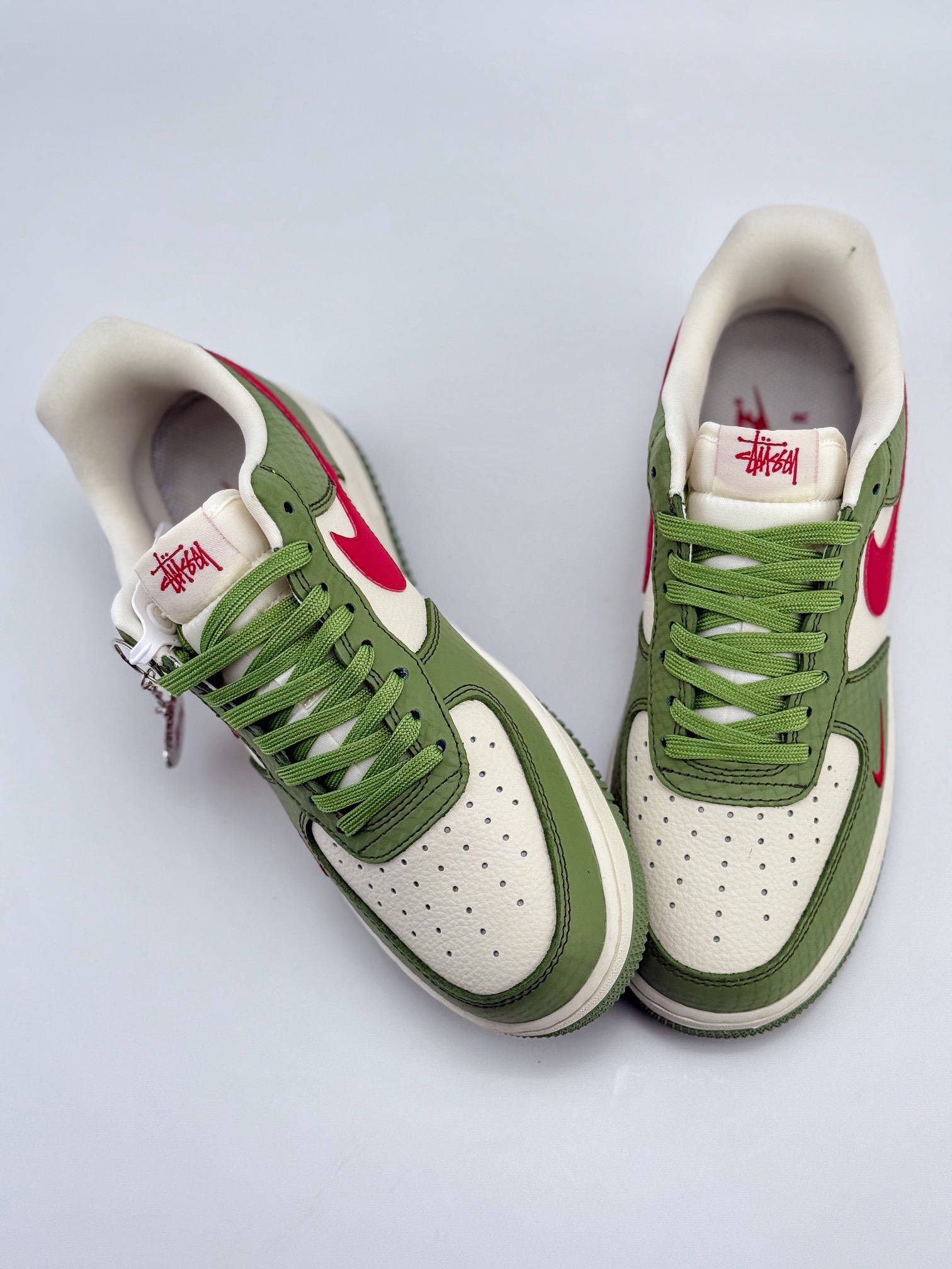 Nike Air Force 1 Low 07 x Stussy 蛇年限定配色 米绿红小钩 KK1988-028
