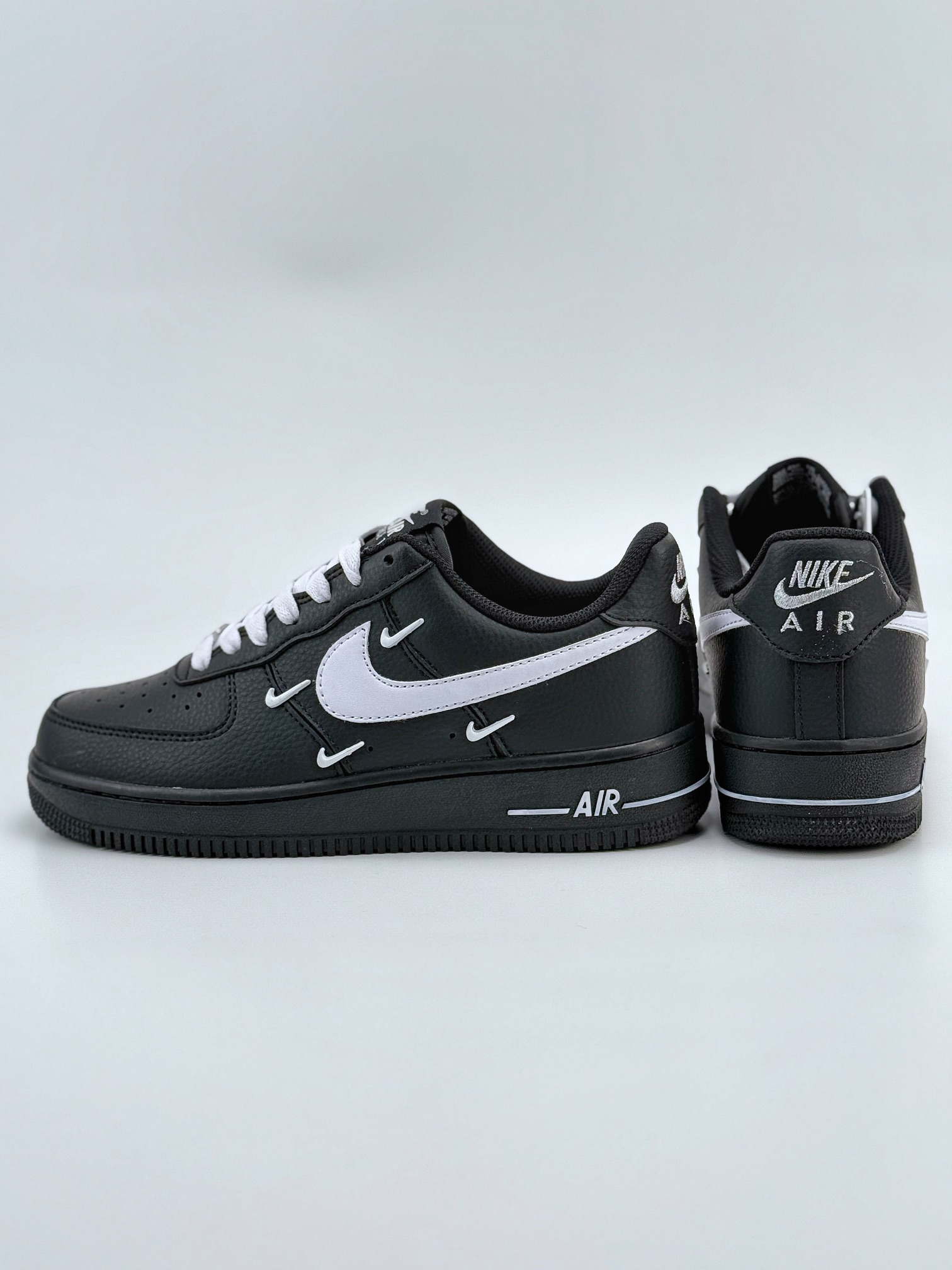 Nike Air Force 1 Low 07 黑白四铁钩 CW2288-111