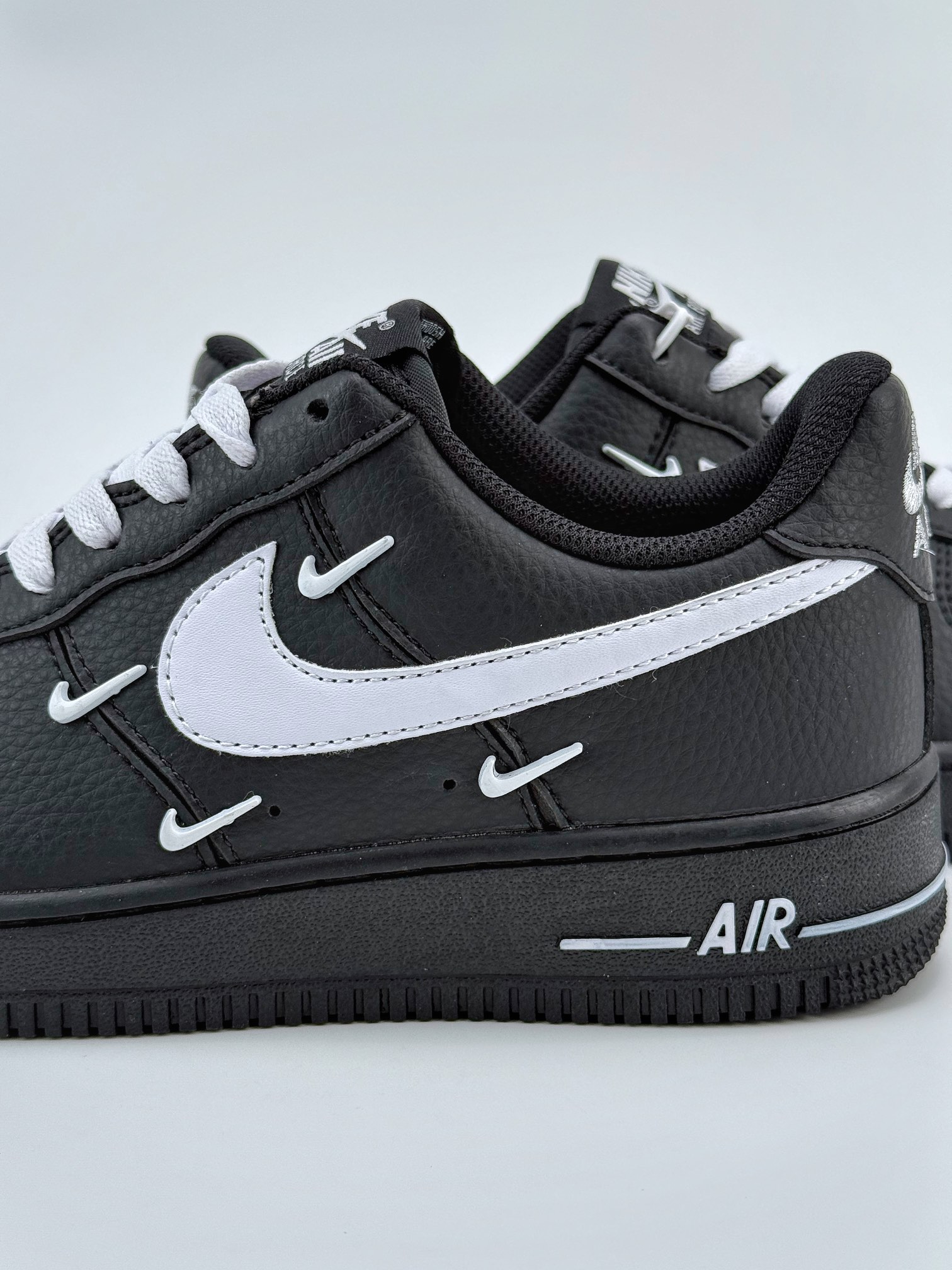 Nike Air Force 1 Low 07 黑白四铁钩 CW2288-111