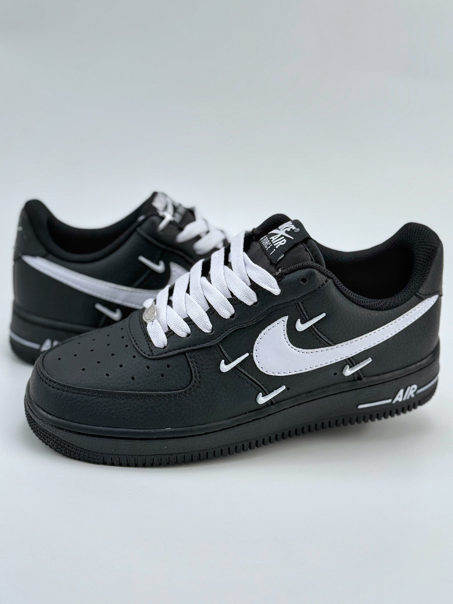 Nike Air Force 1 Low 07 黑白四铁钩 CW2288-111