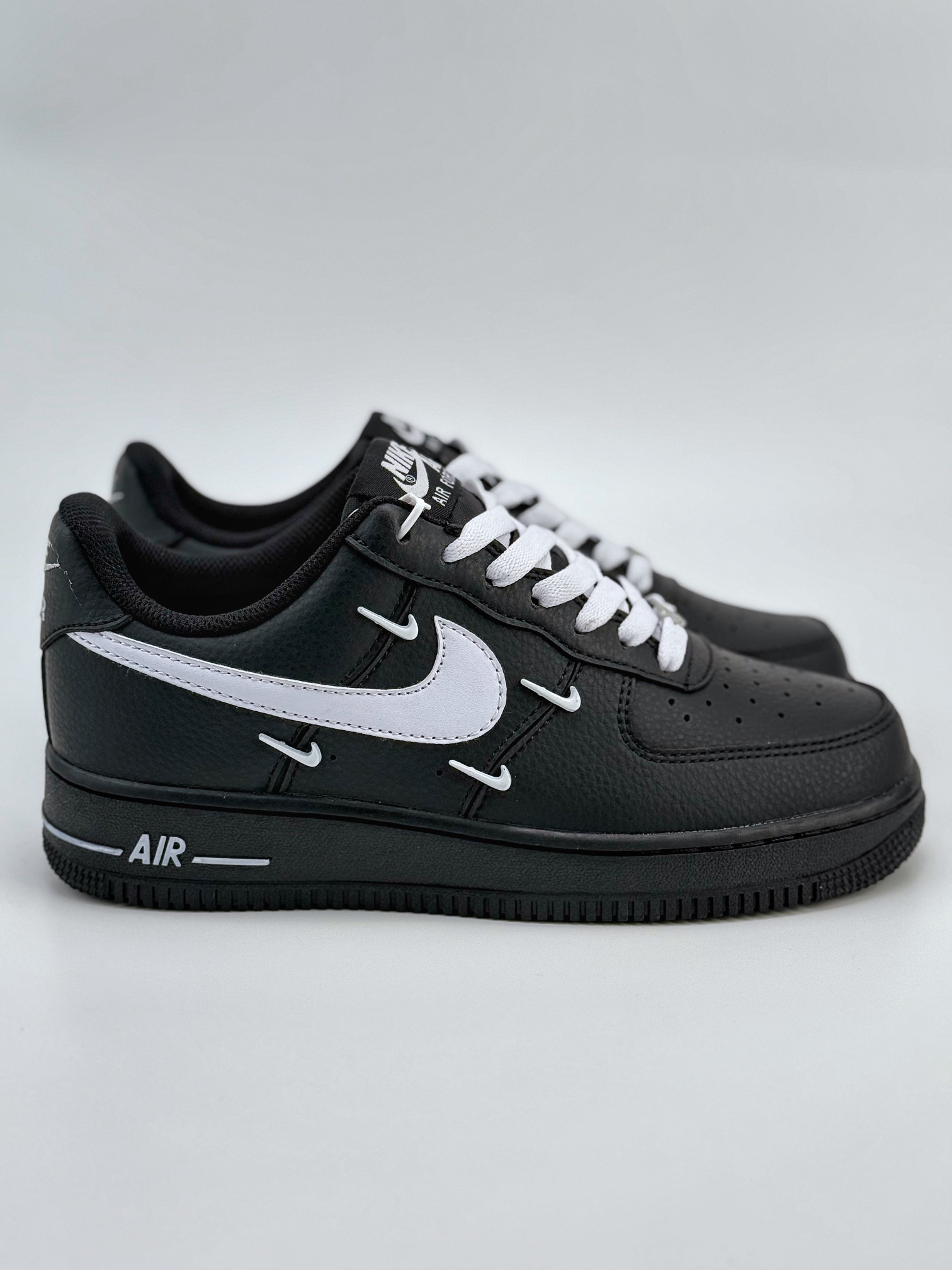 Nike Air Force 1 Low 07 黑白四铁钩 CW2288-111